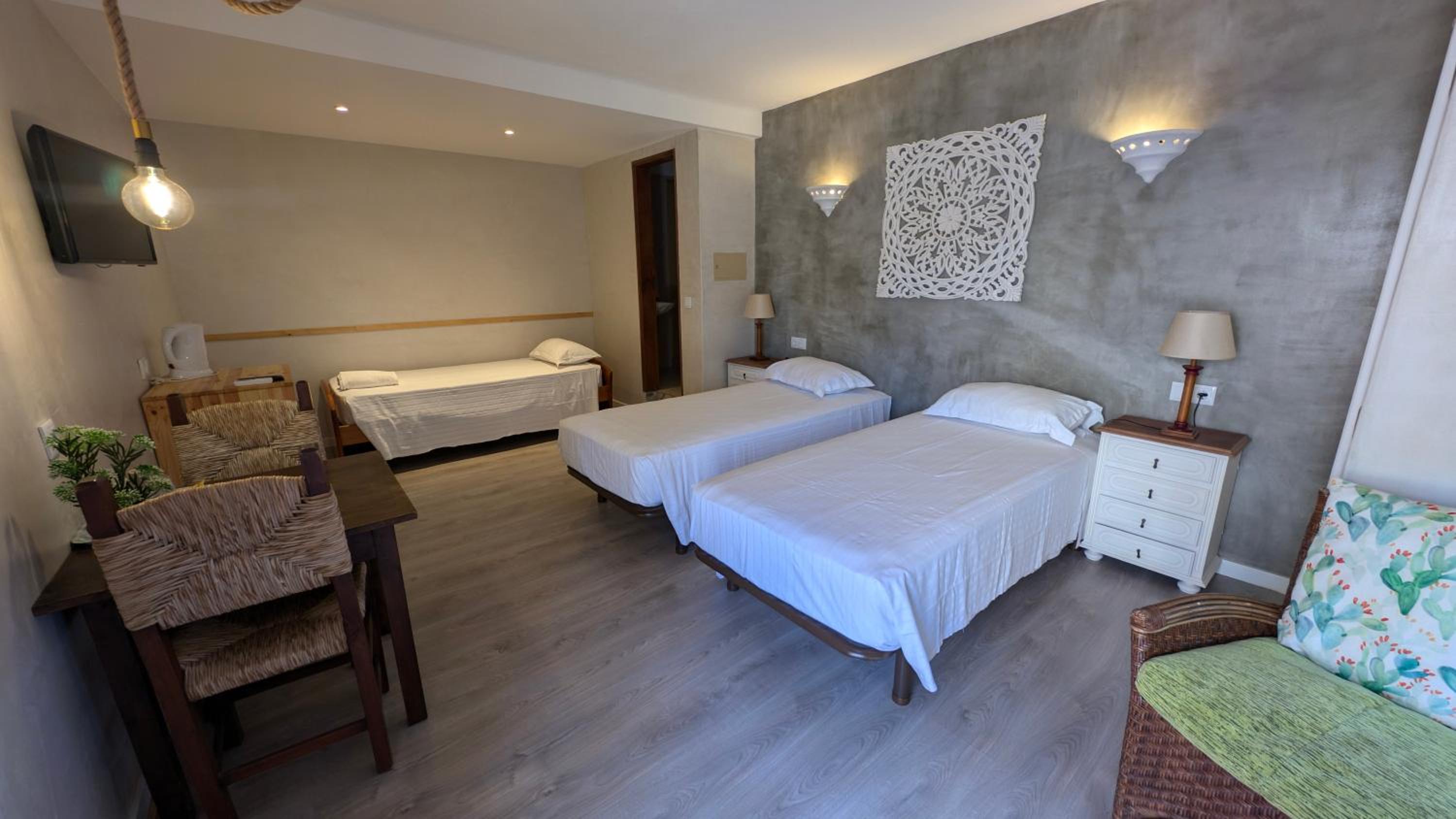 Budget Triple Room - Photo 1