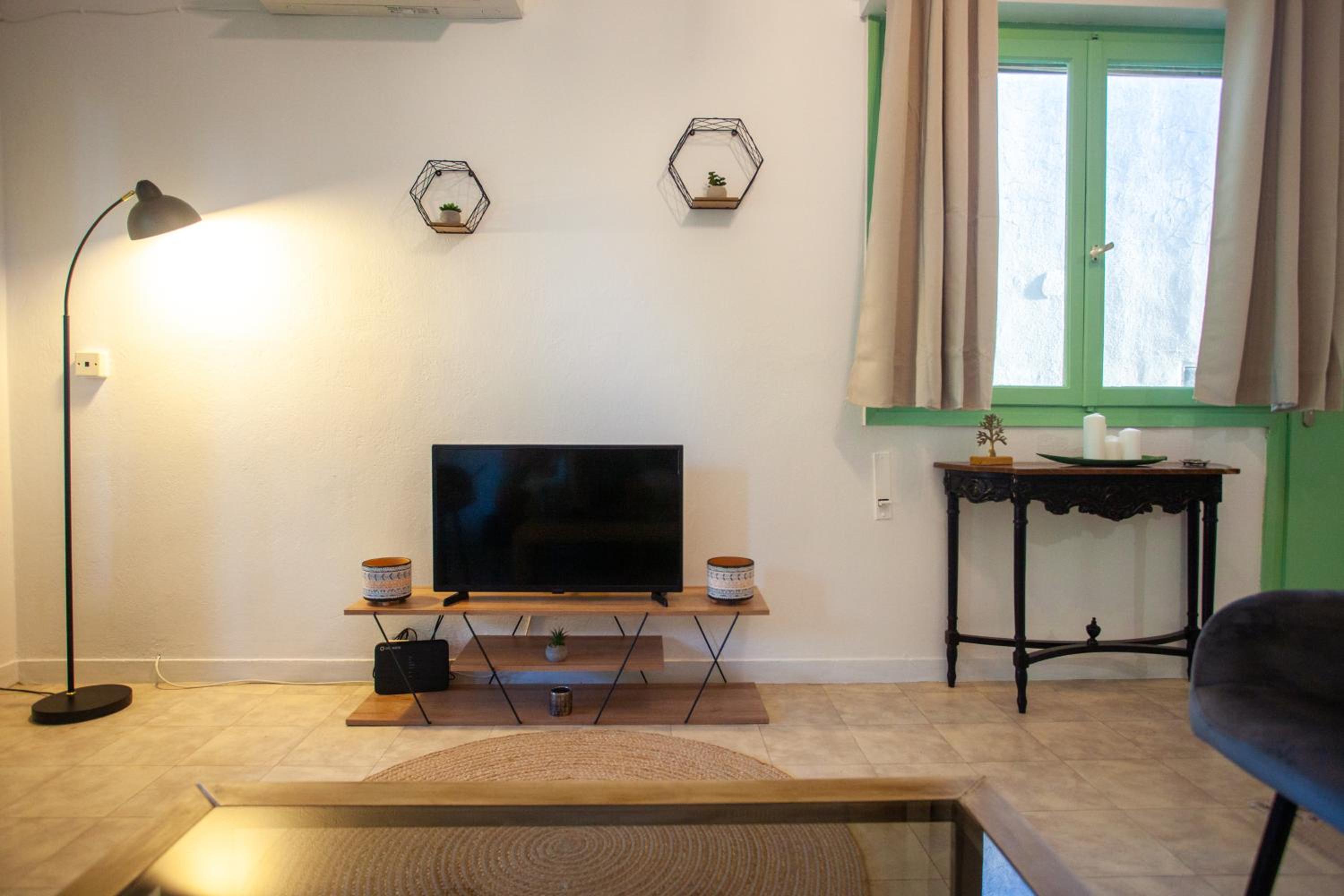 One-Bedroom Apartment - Sea Side photo 1