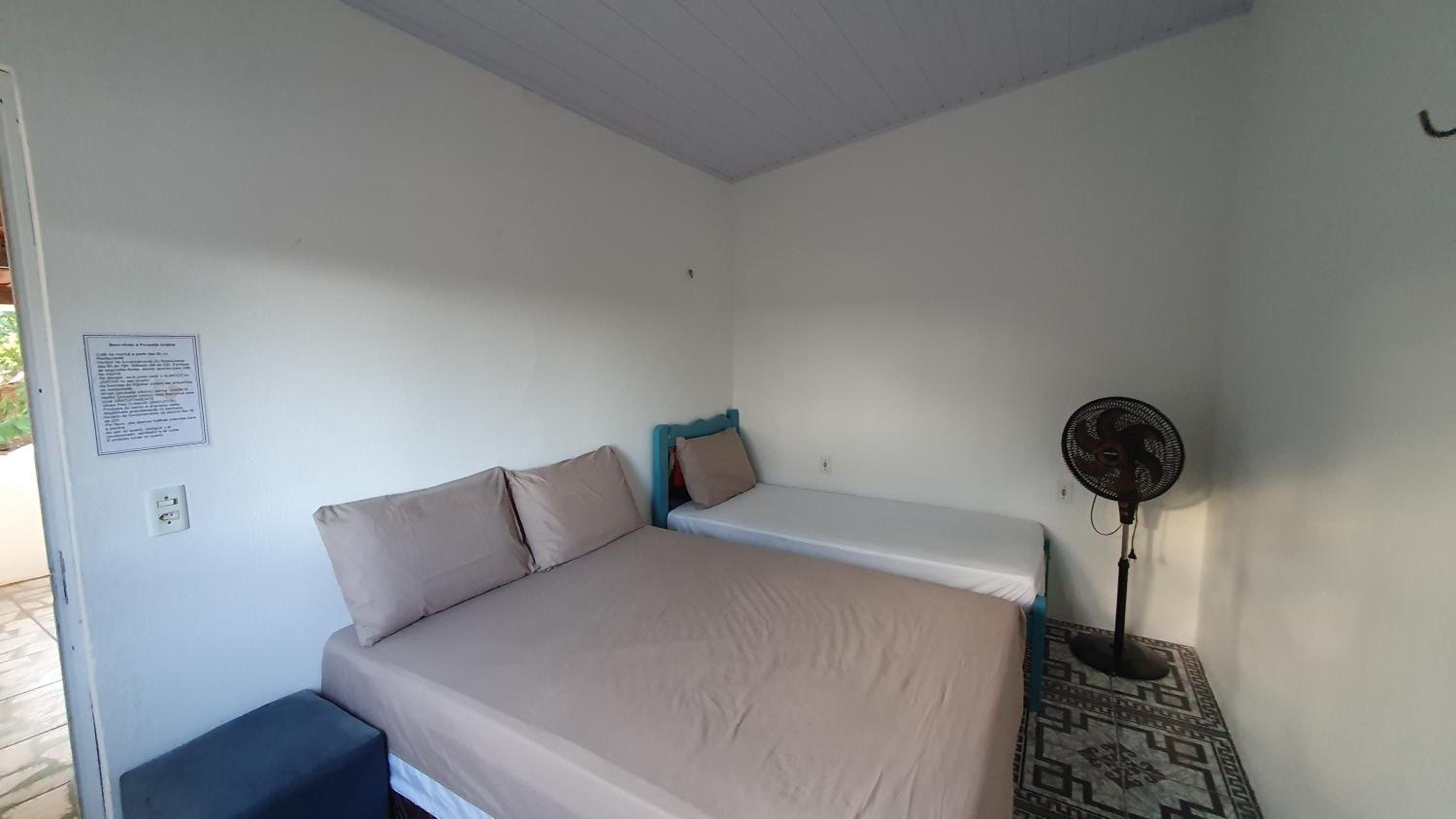 Small Twin Room photo 1