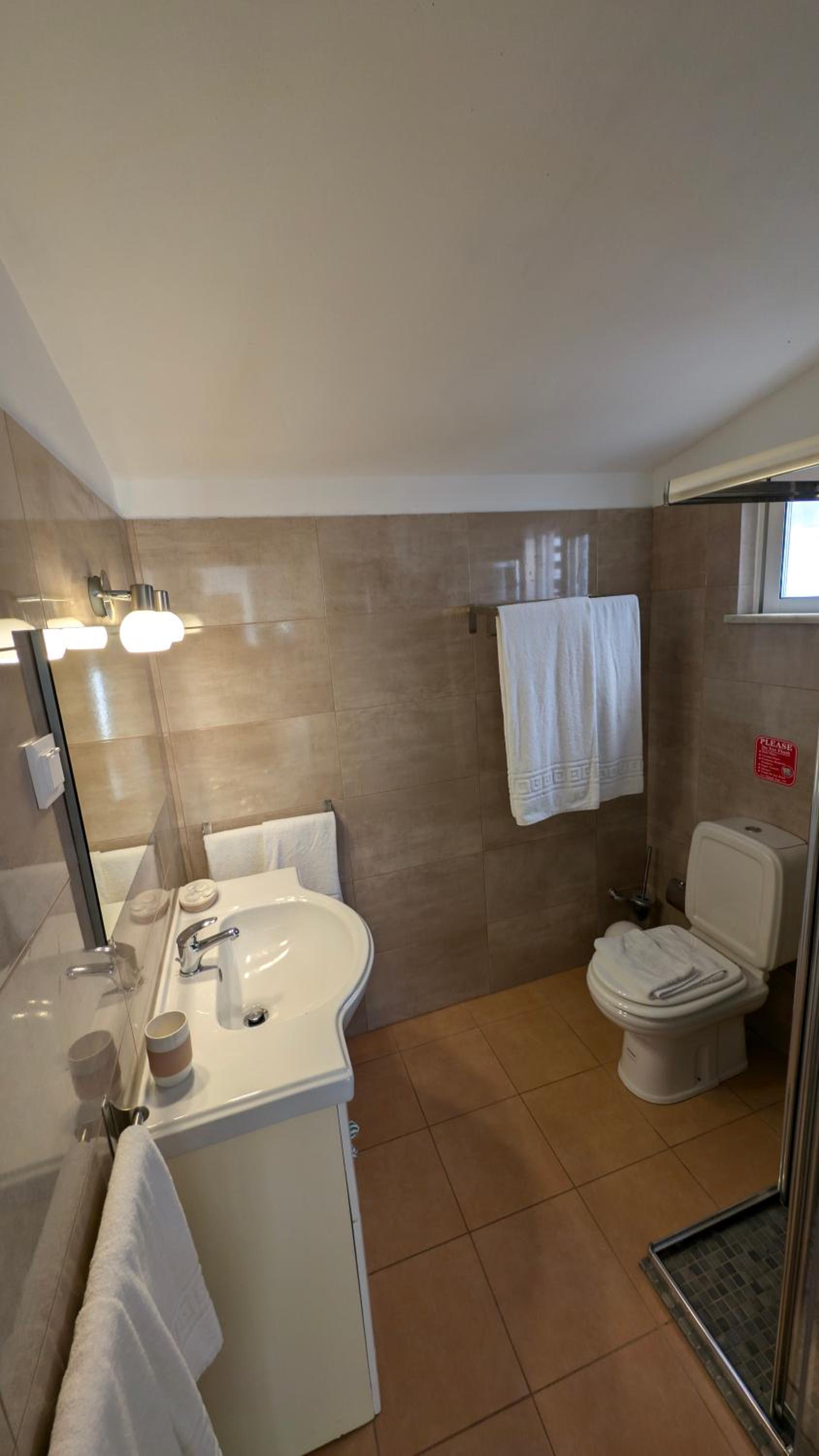 One-Bedroom Apartment - Photo 5