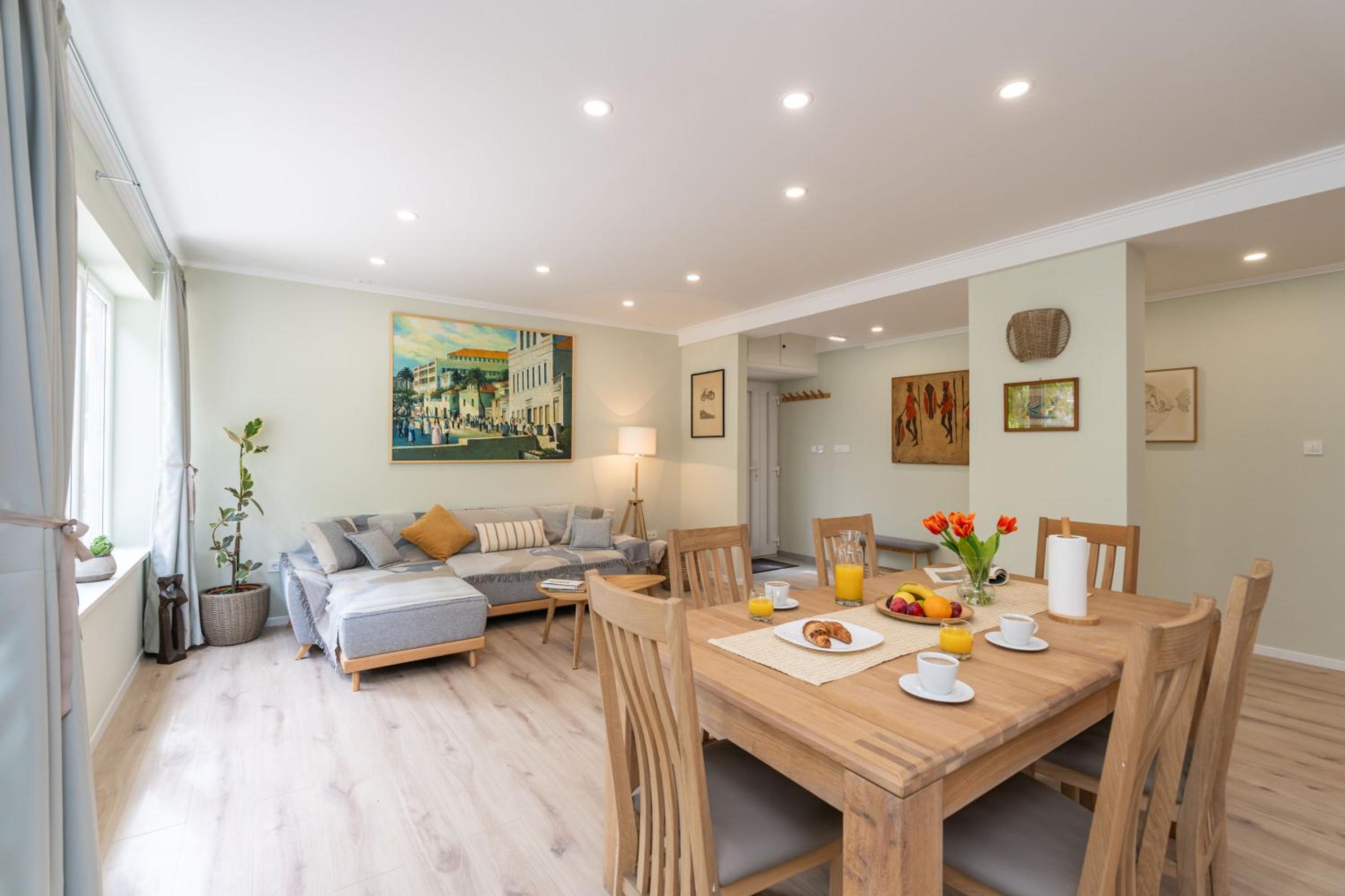 Two-Bedroom Apartment with Terrace and Sea View photo 1