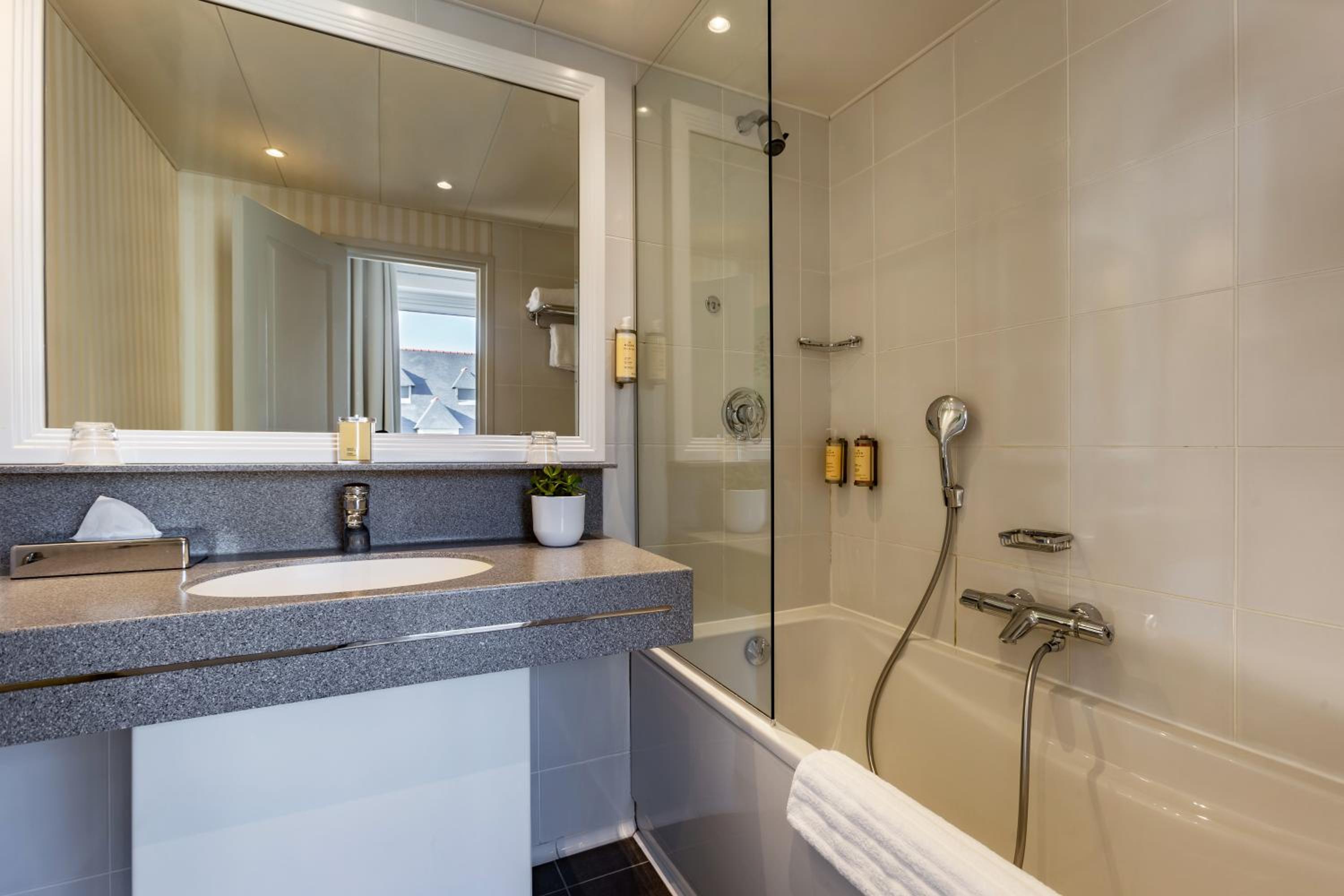 Suite with Sea View photo 2
