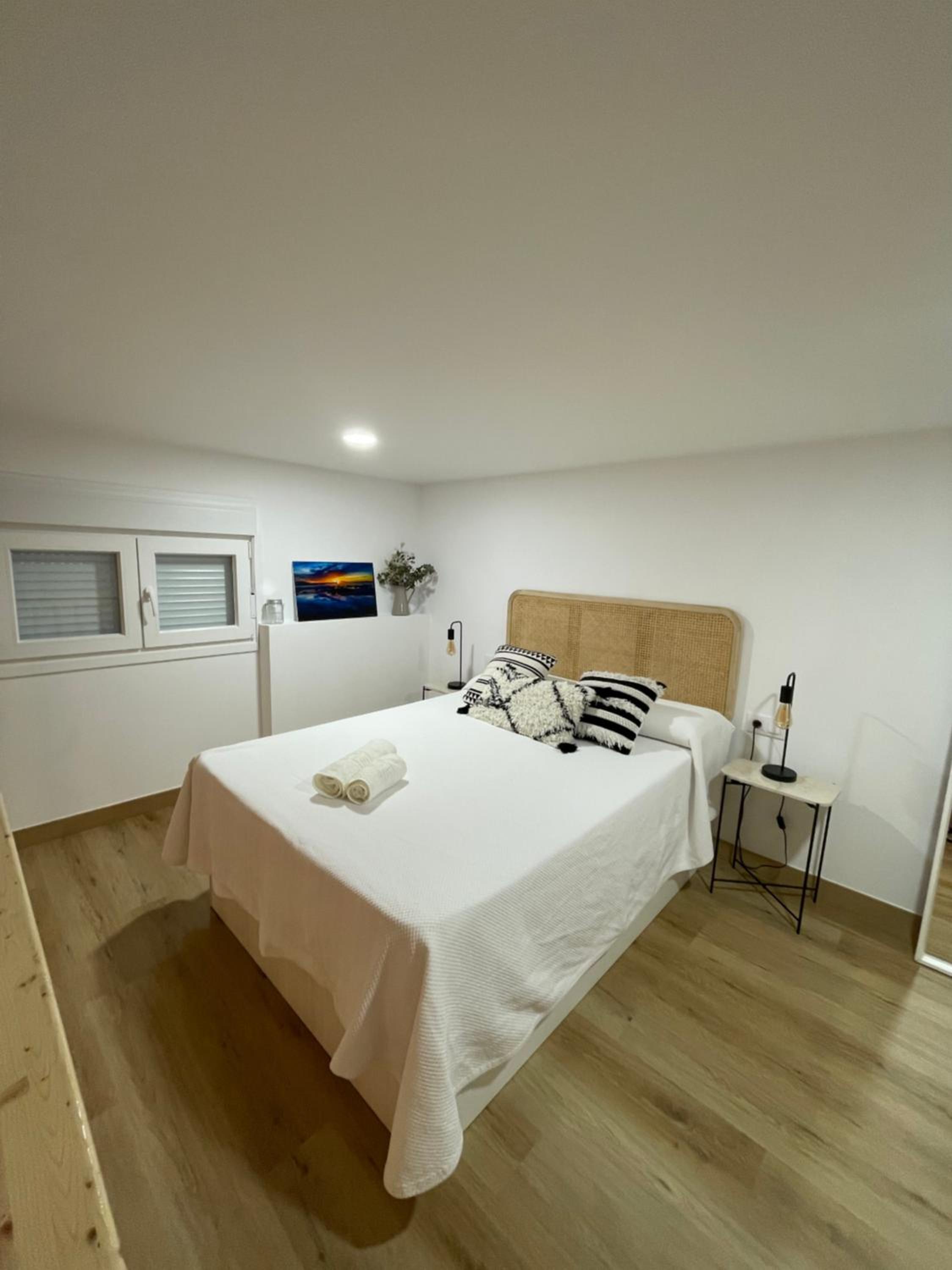 One-Bedroom Apartment photo 3