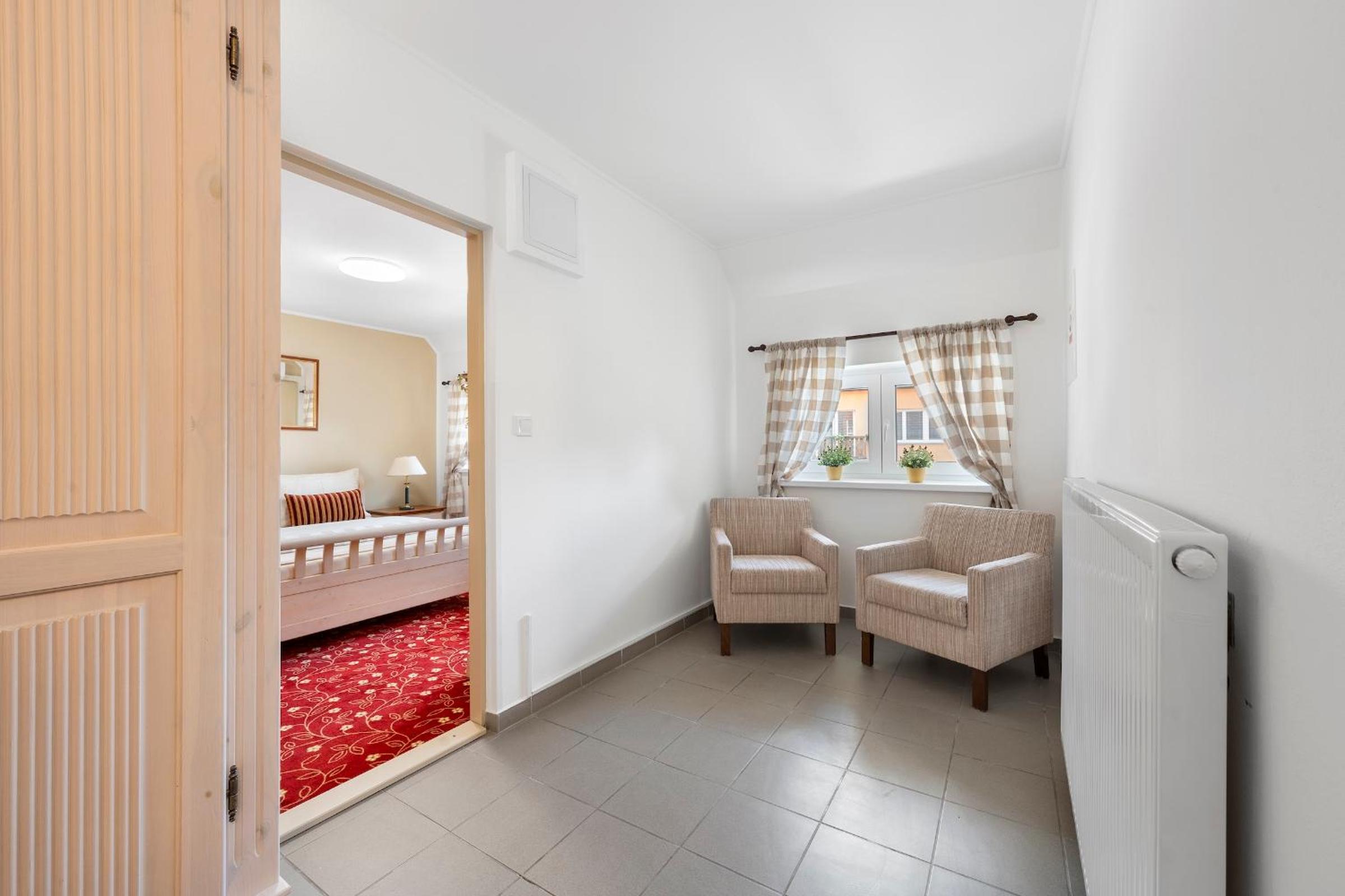 Double Room with Private Bathroom photo 3
