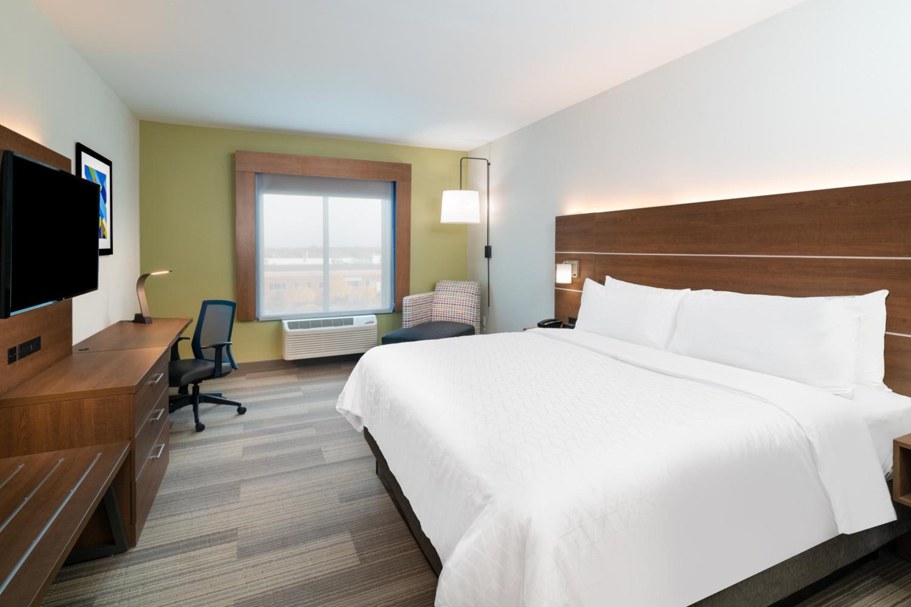 Standard King Room - Photo 2