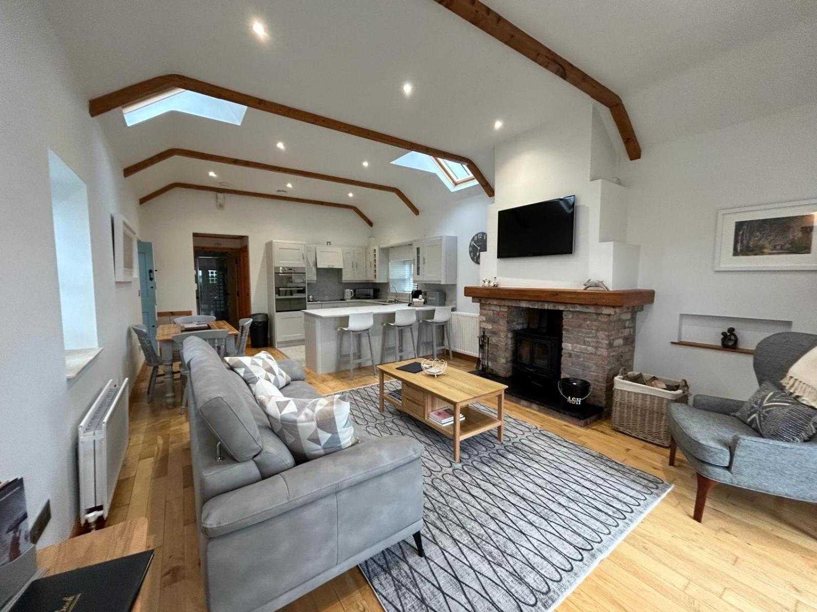 One-Bedroom House photo 1