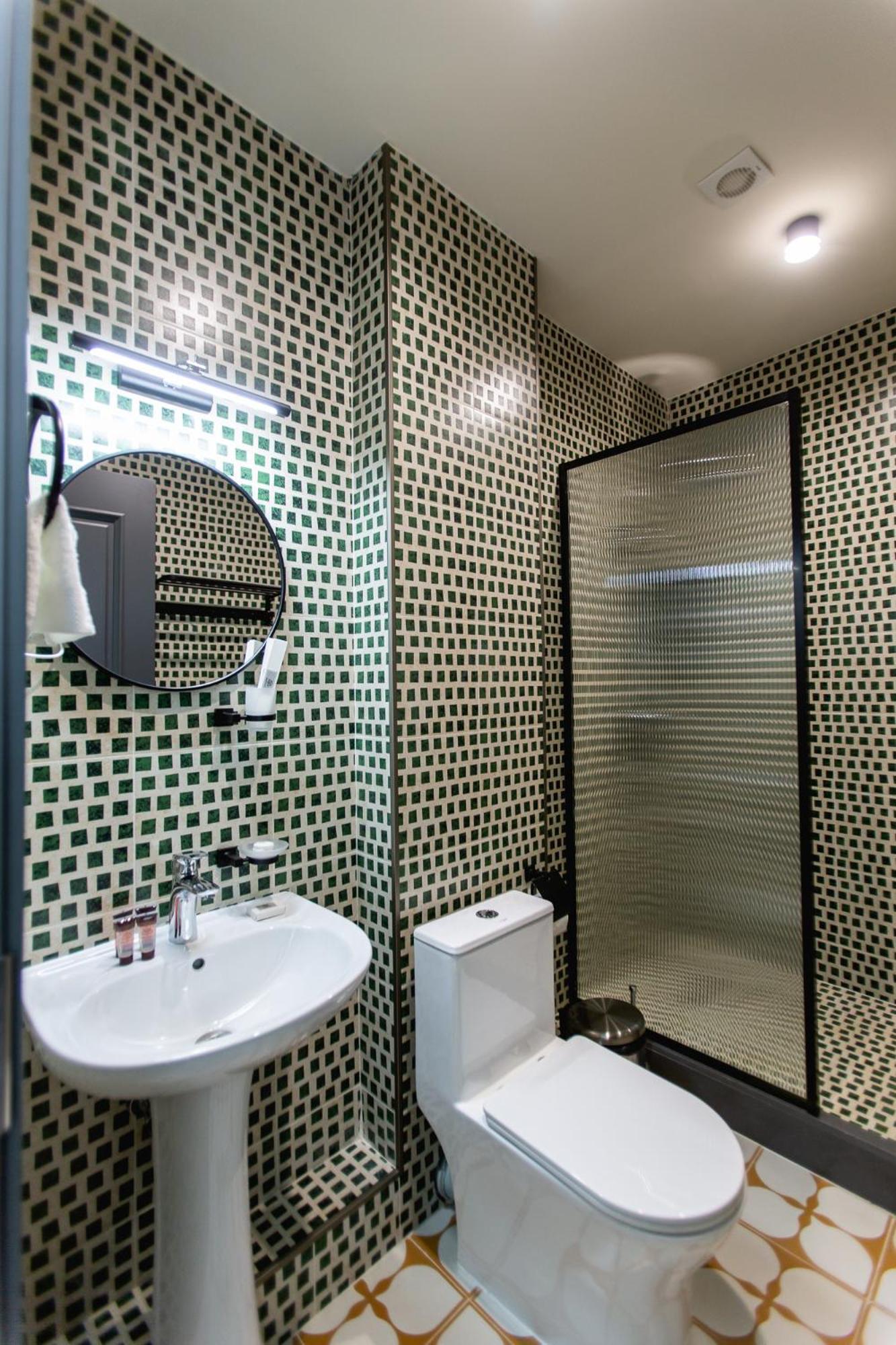 Double or Twin Room with Extra Bed photo 3