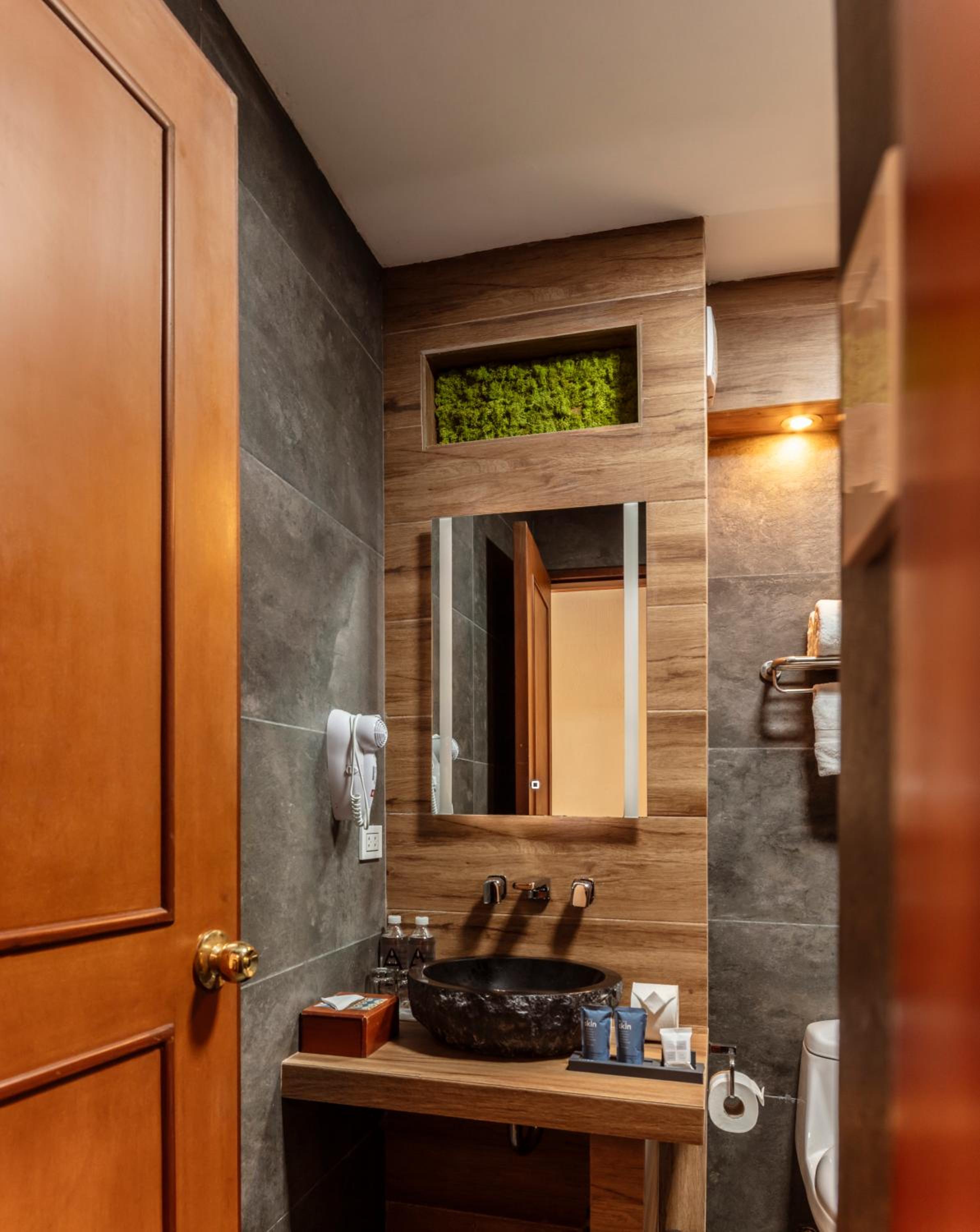 Superior King or Twin Room with River View photo 1