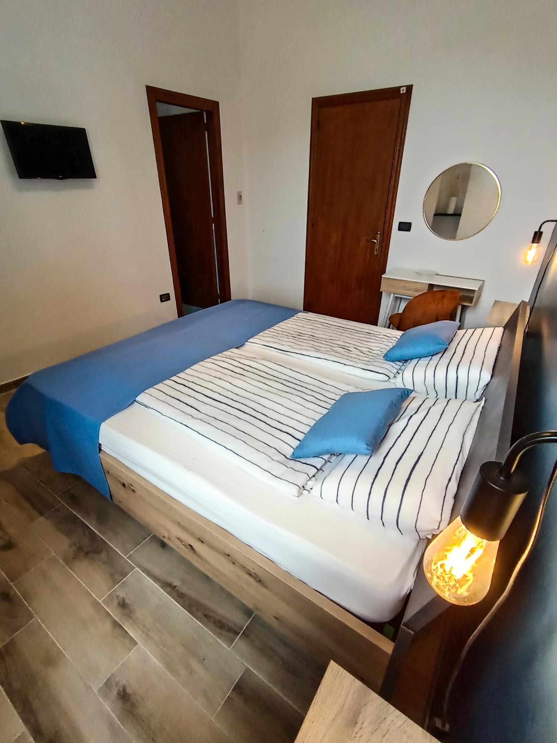 Double Room with Private Bathroom photo 1