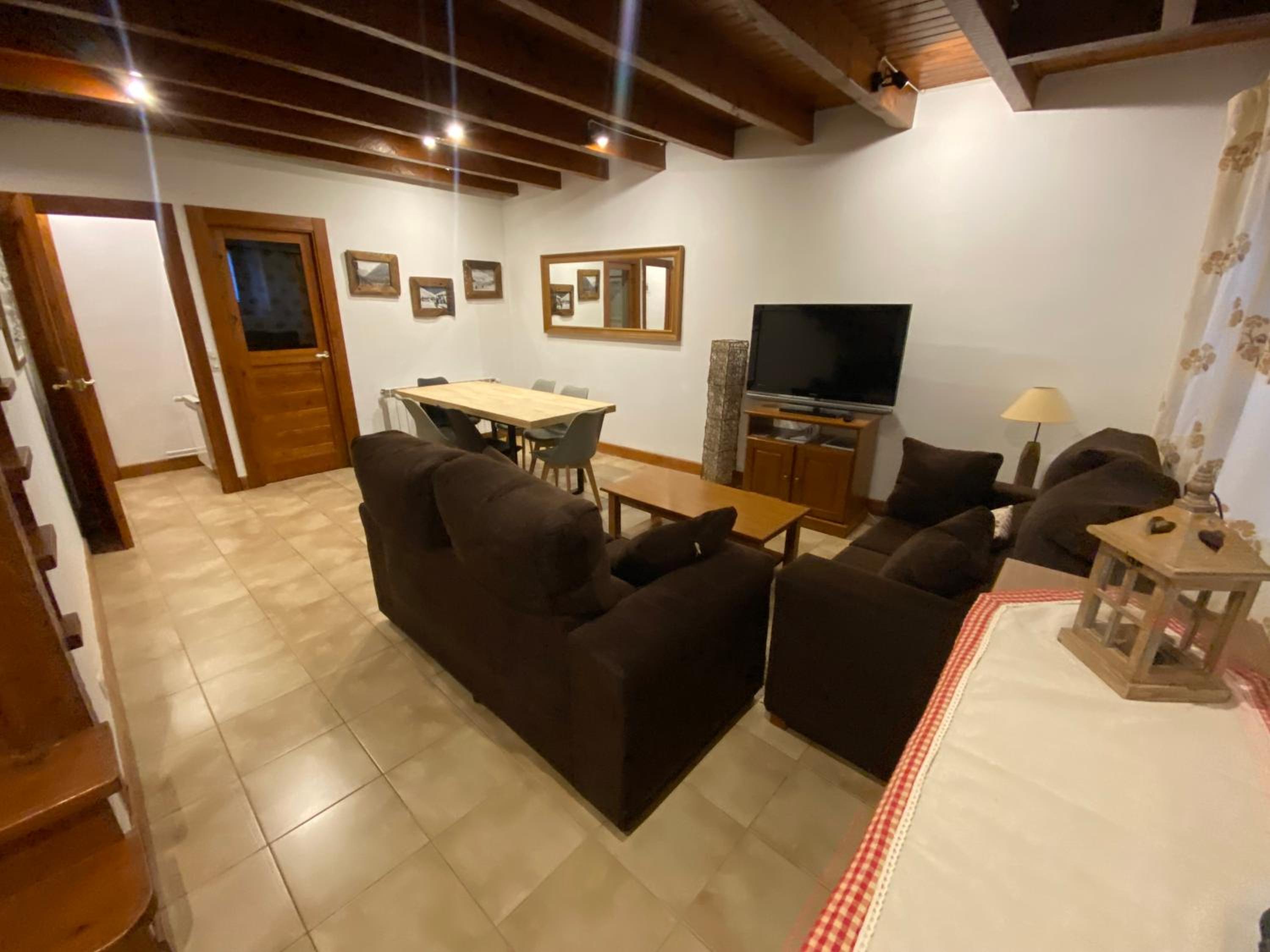Three-Bedroom Apartment - Photo 26