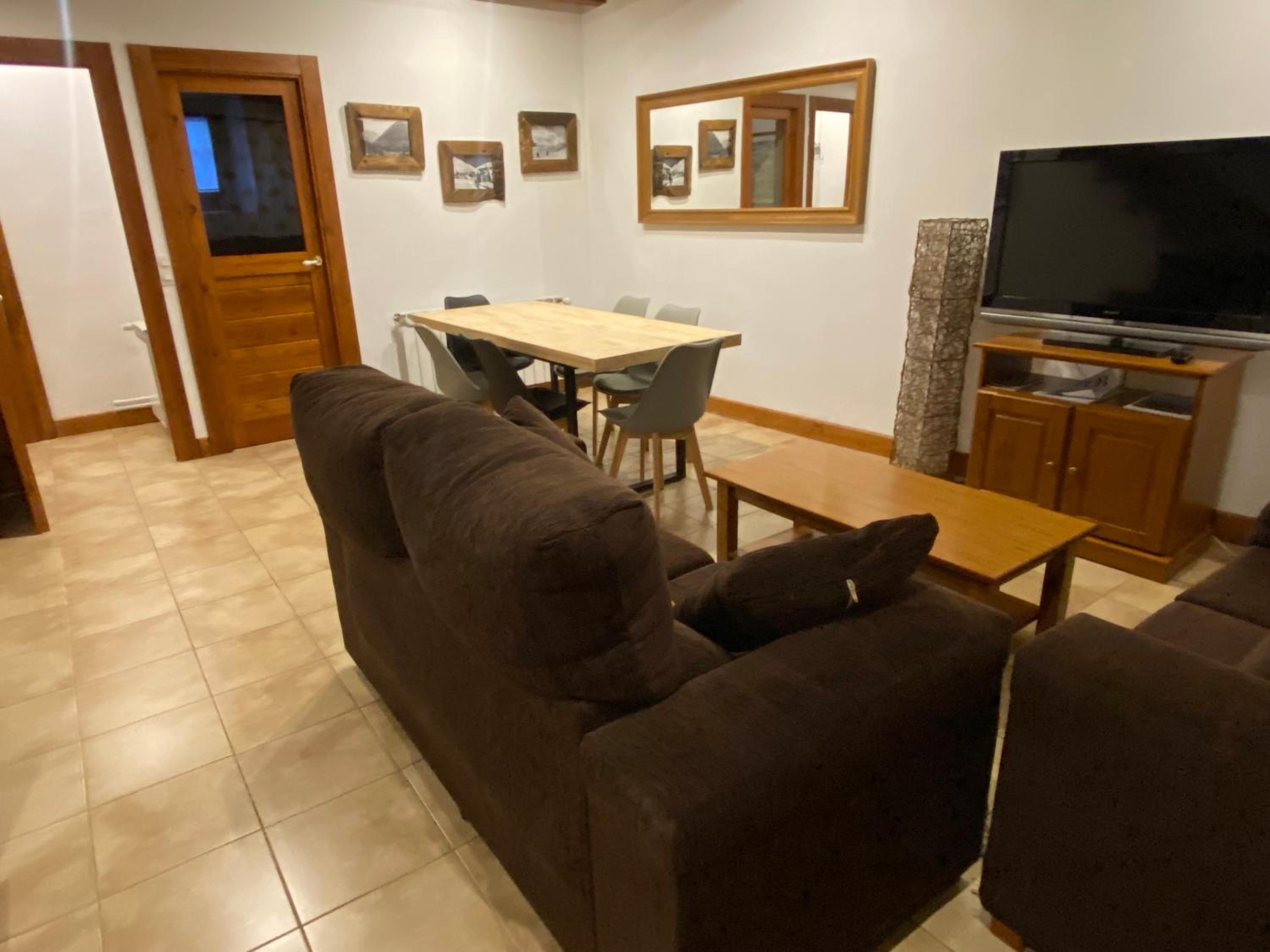 Three-Bedroom Apartment - Photo 30