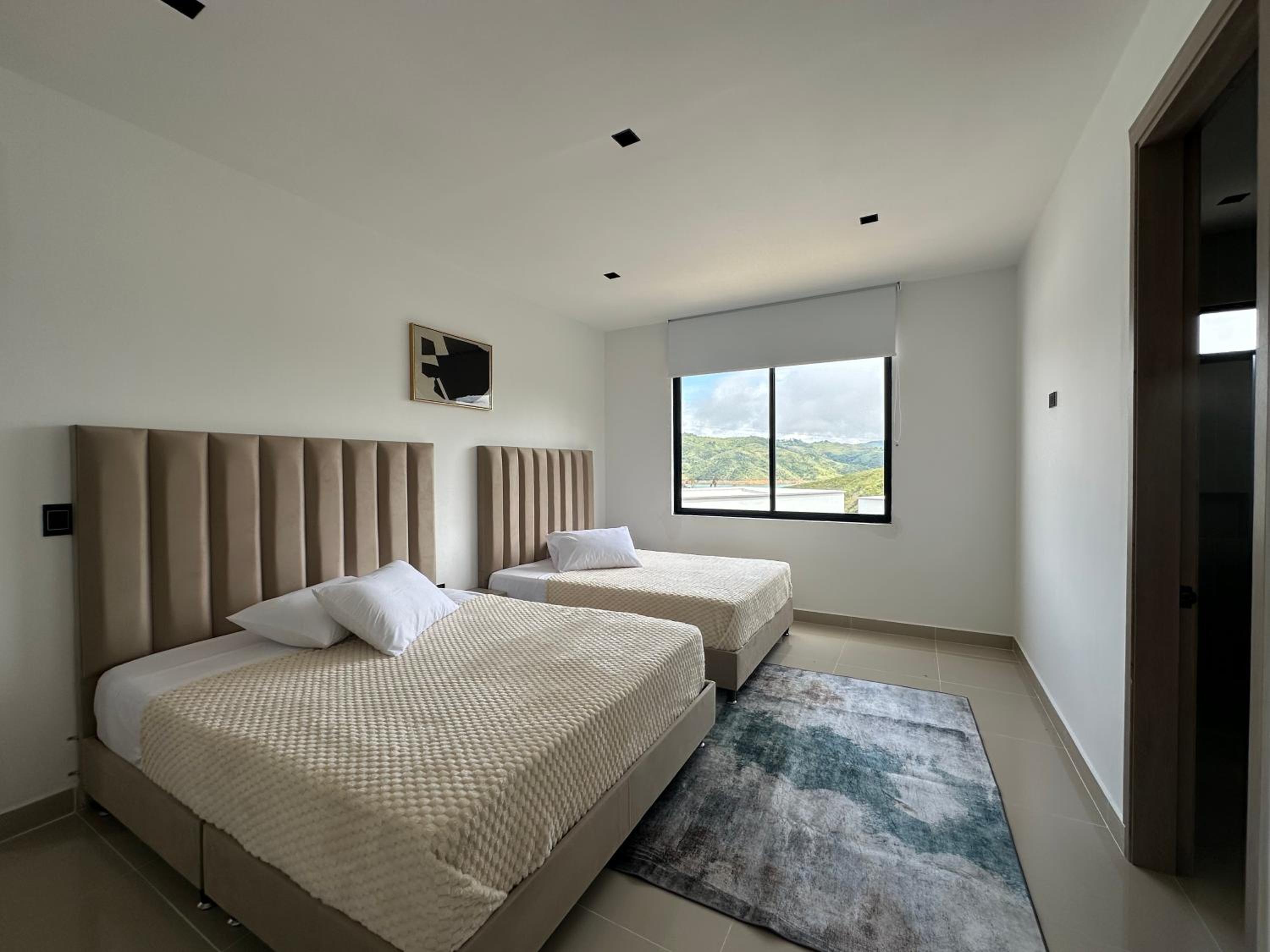 Four-Bedroom House photo 1
