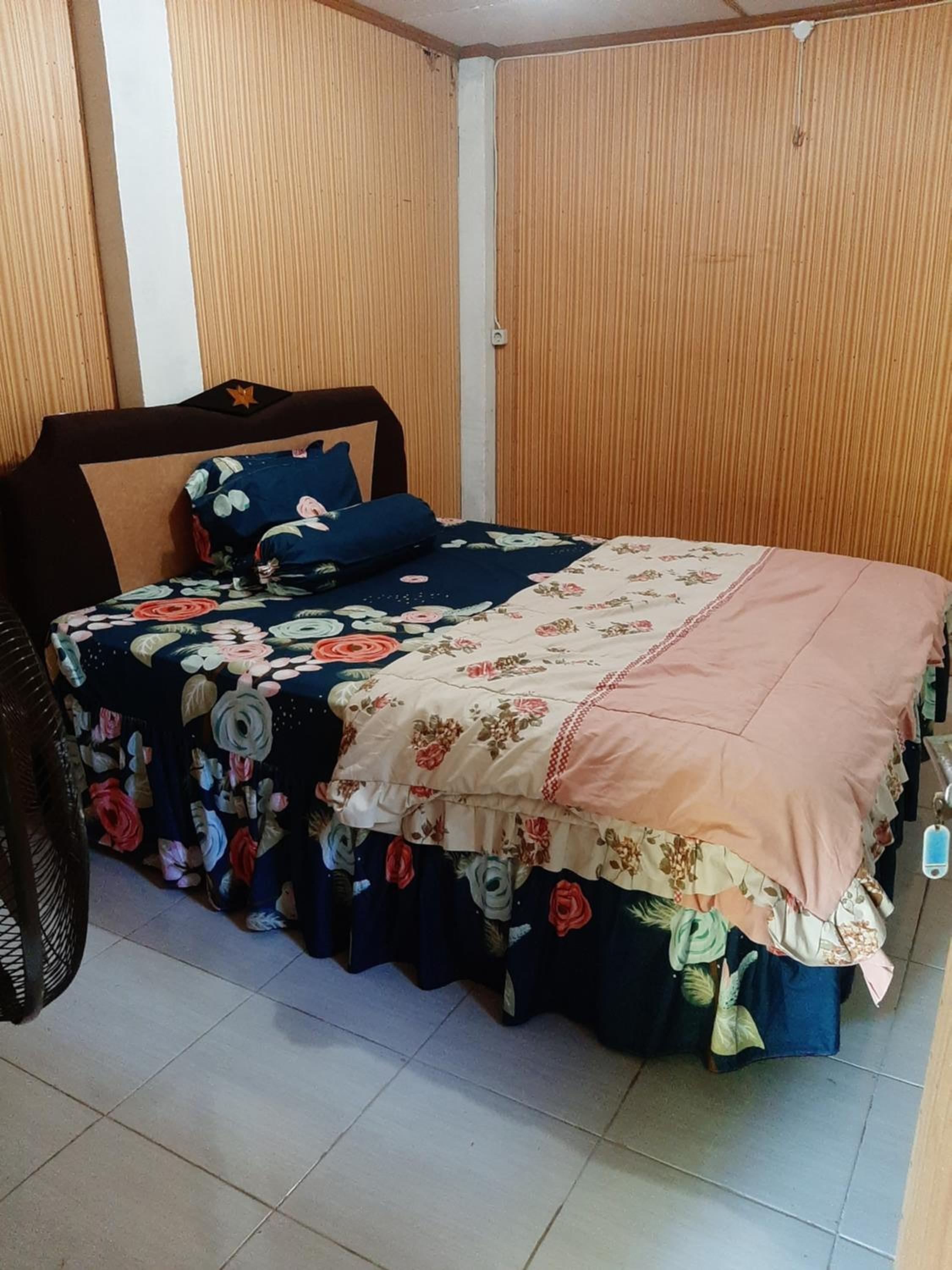 Double Room with Shared Bathroom photo 2
