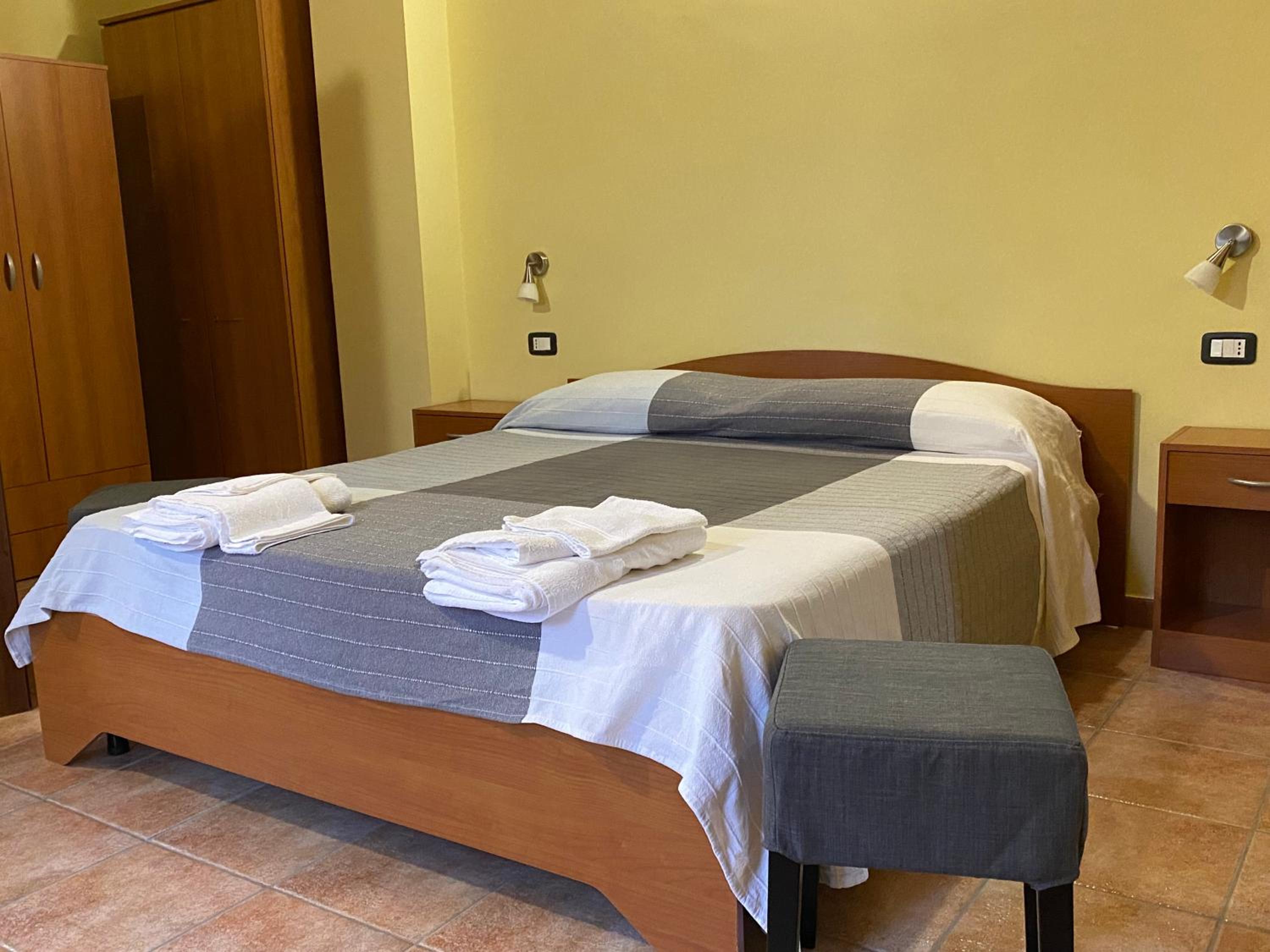 Double Room with Balcony (2 Adults + 1 Child) photo 3
