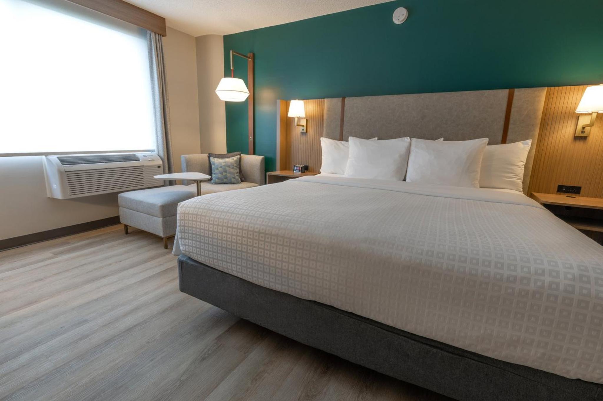 Standard King Room - Photo 4