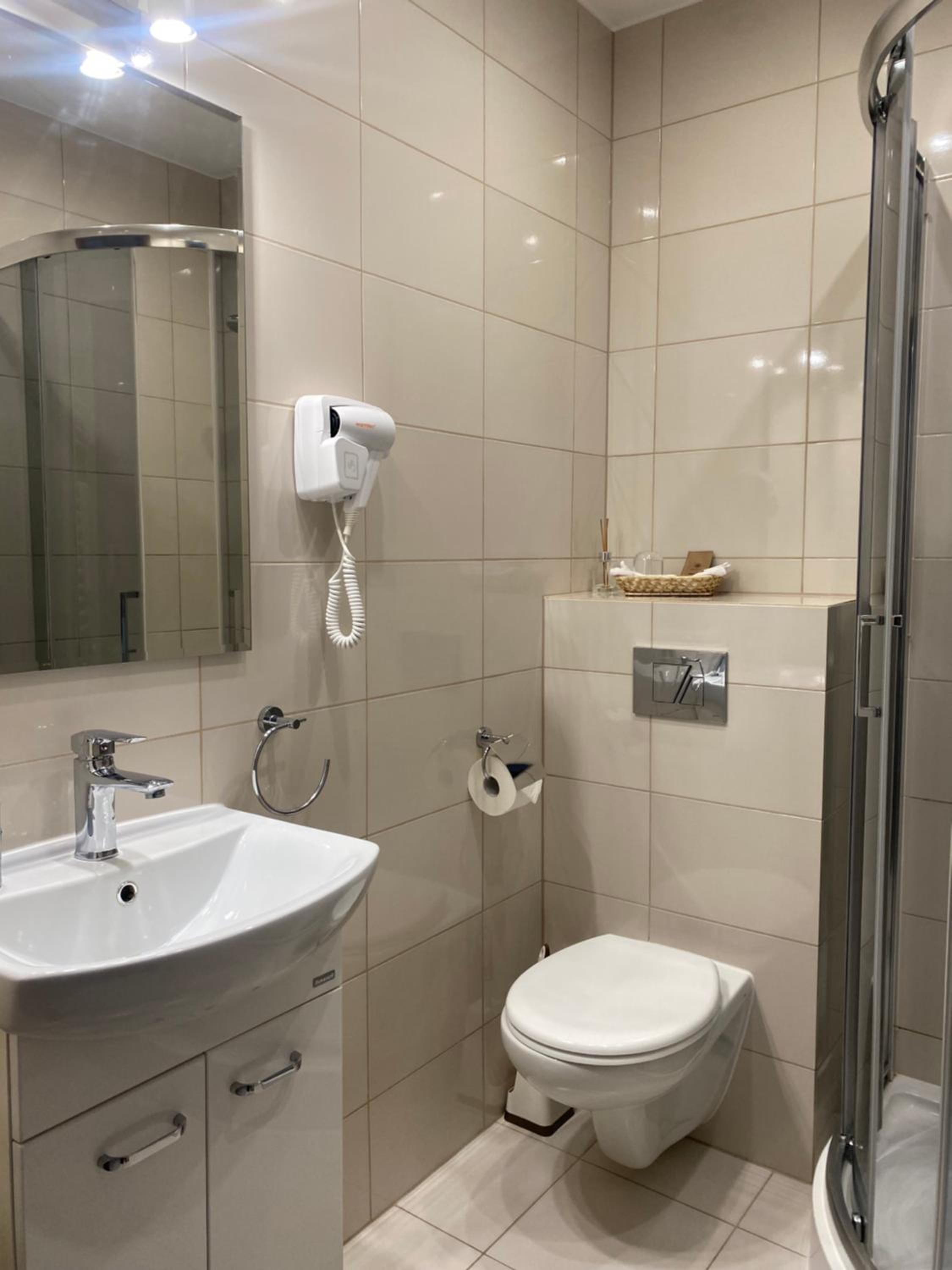 Standard Double or Twin Room - Photo 2