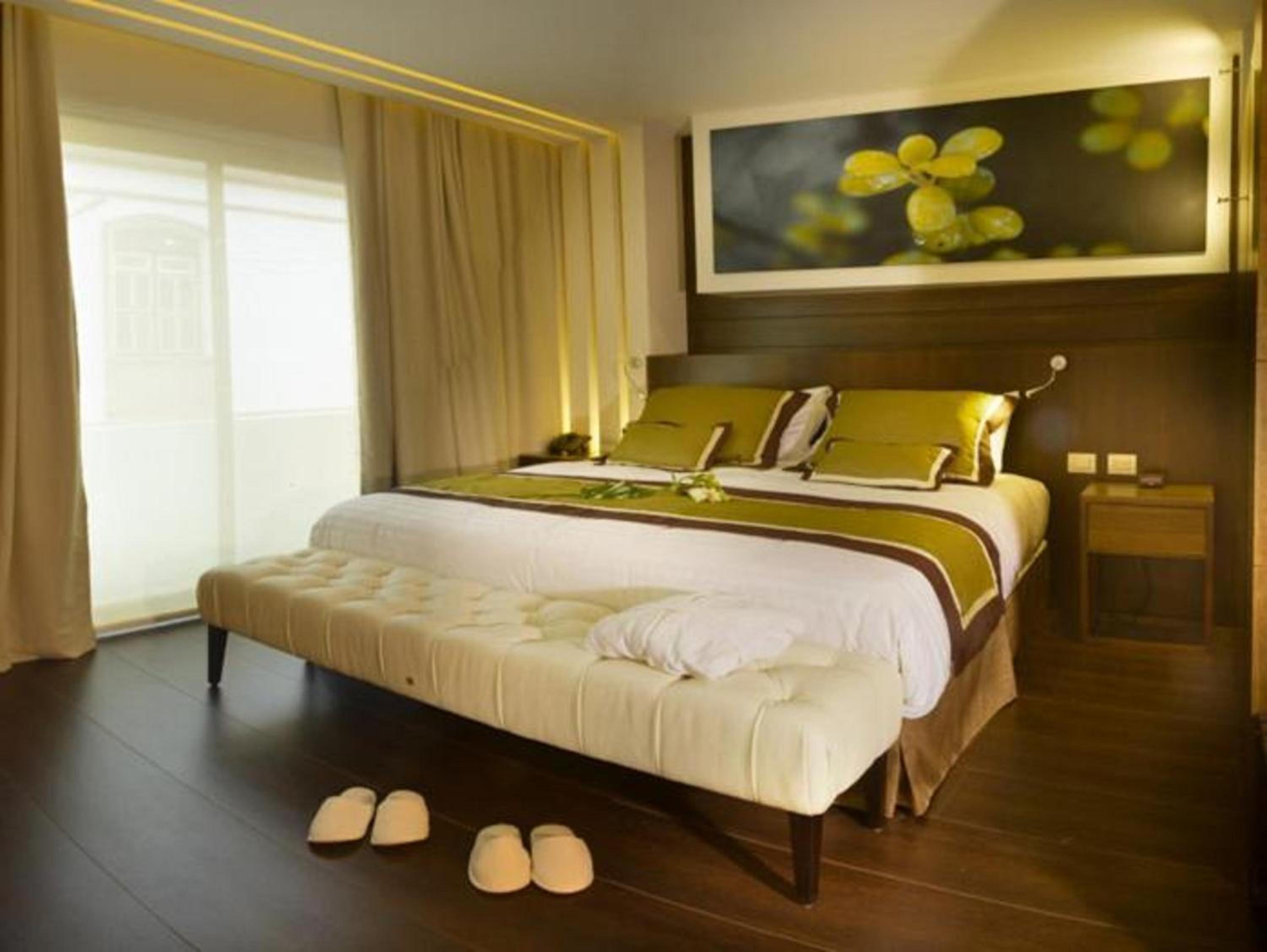Deluxe King Room photo 1