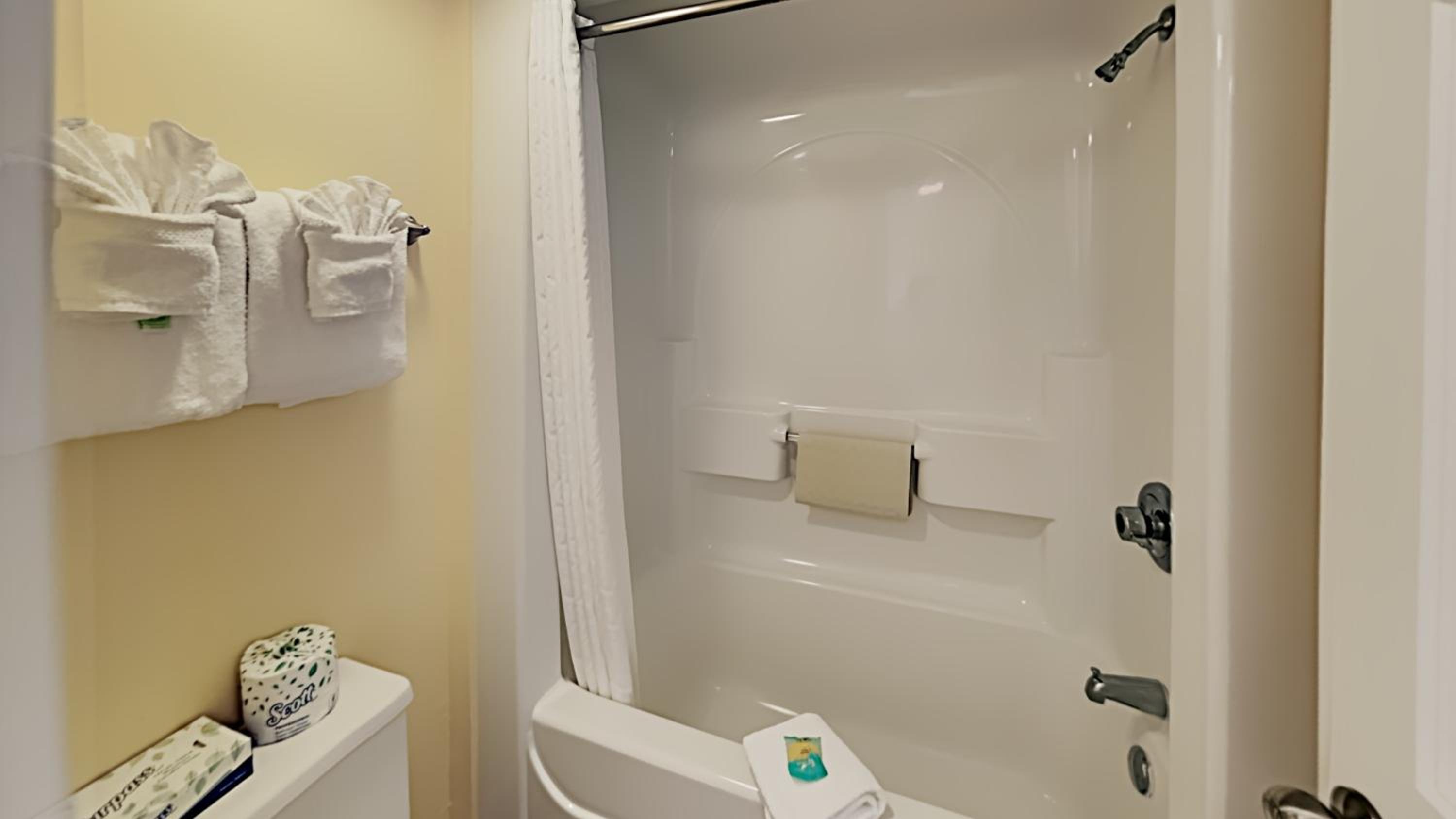Bridgewater Oceanfront King Suite - Photo 6