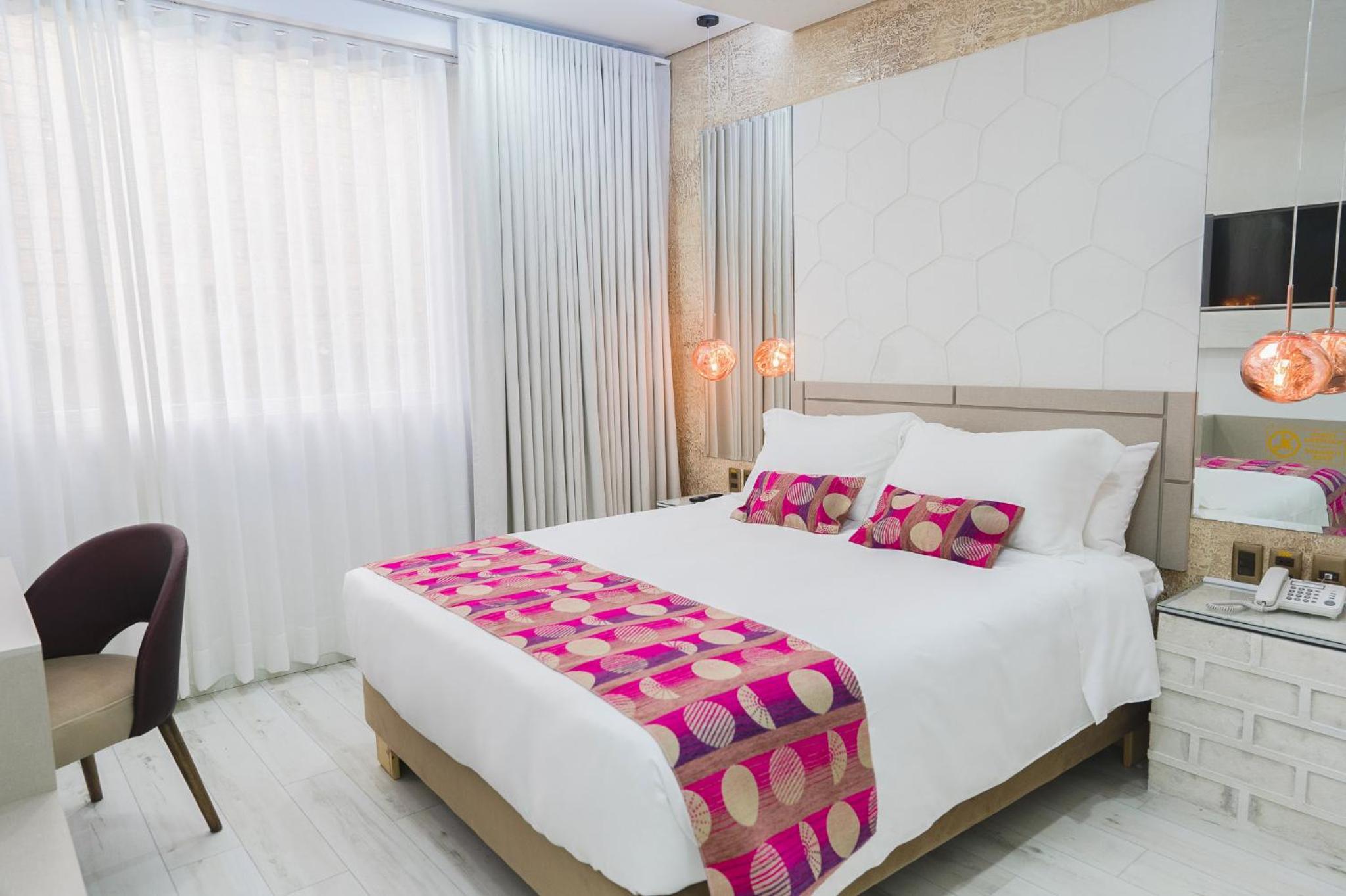 Deluxe Queen Room photo 2