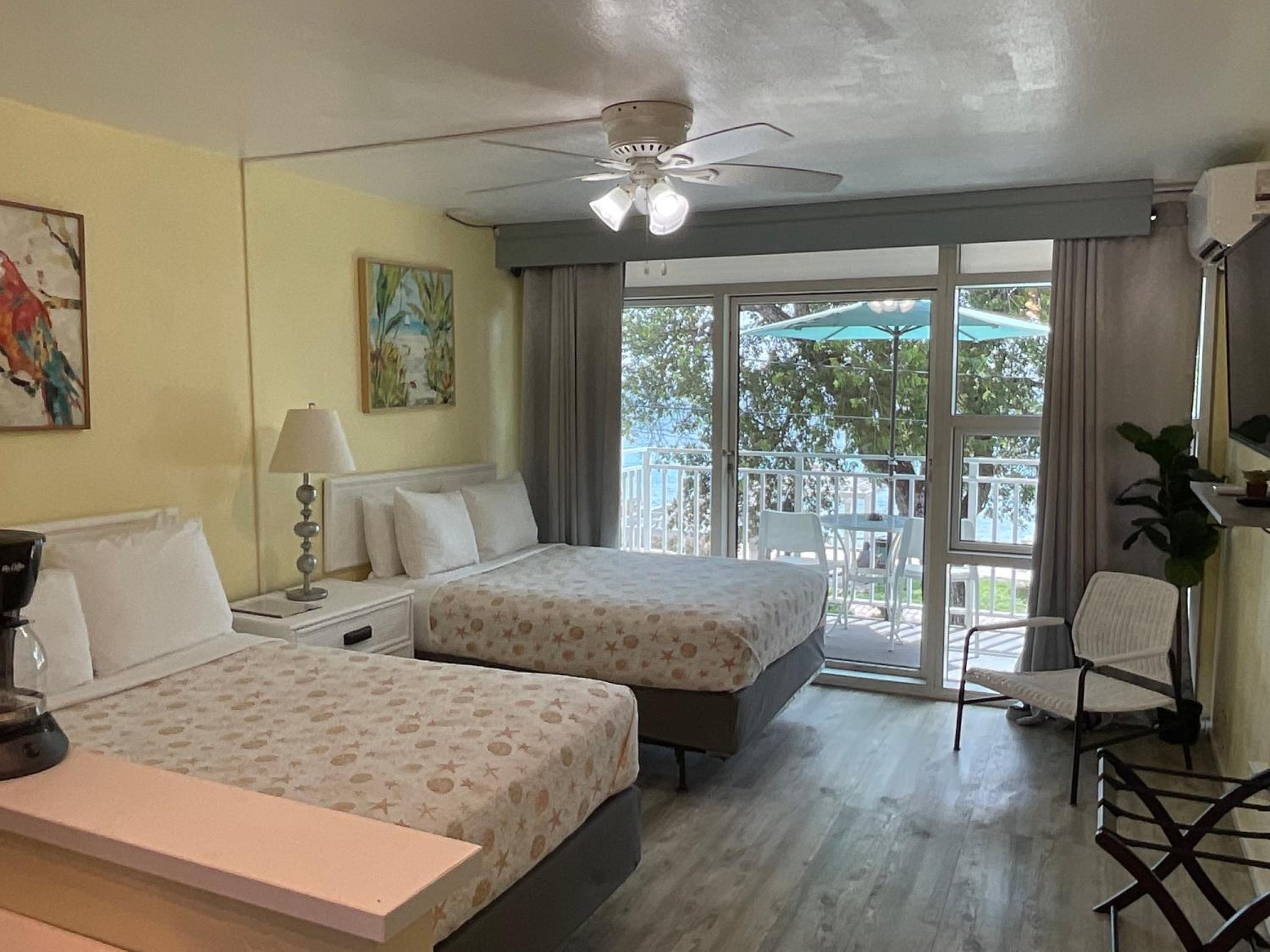 Deluxe Double Room with Balcony and Sea View