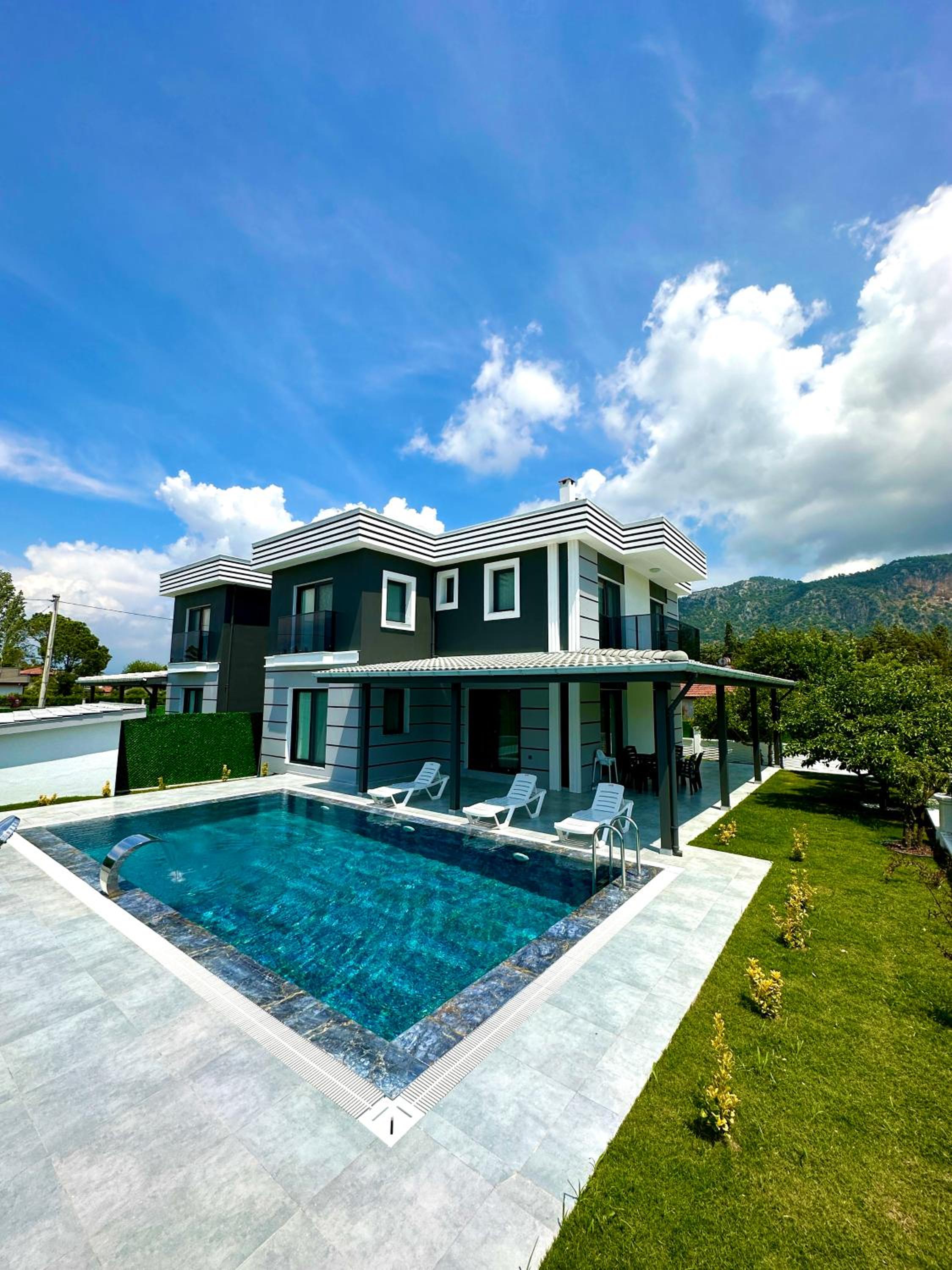 Villa photo 2