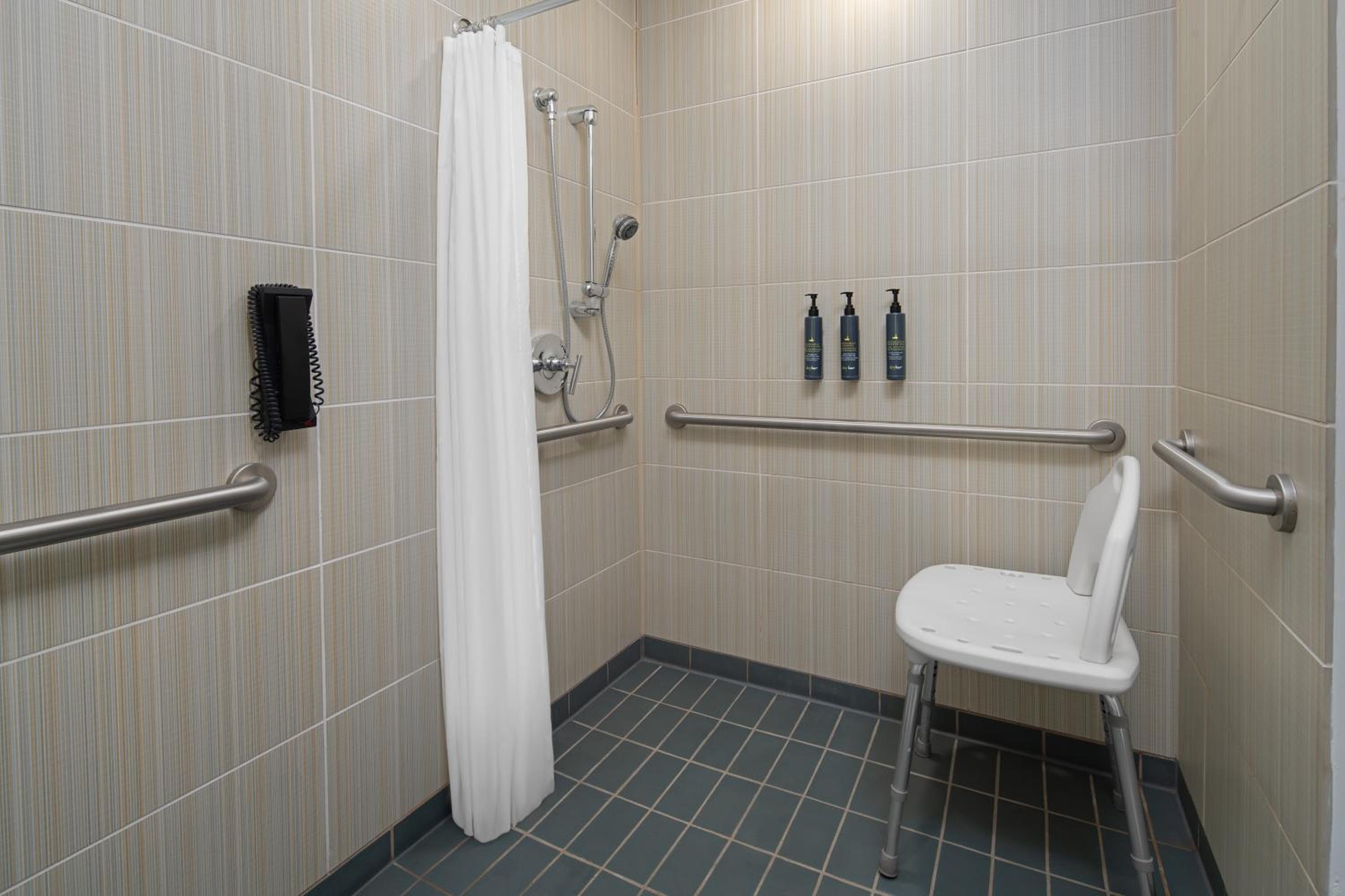 King Room - Hearing Accessible - Photo 10
