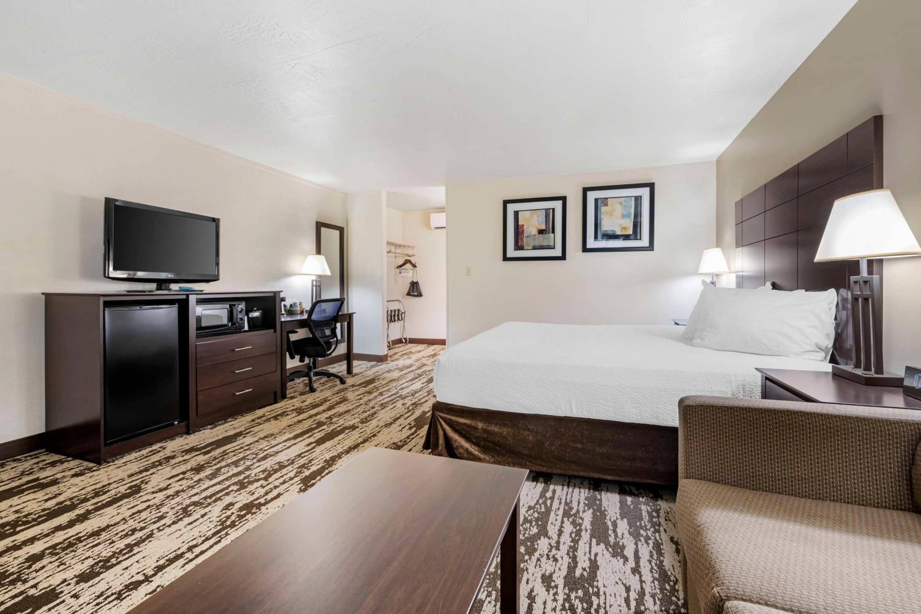 King Room with Kitchenette - Non-Smoking - Photo 1