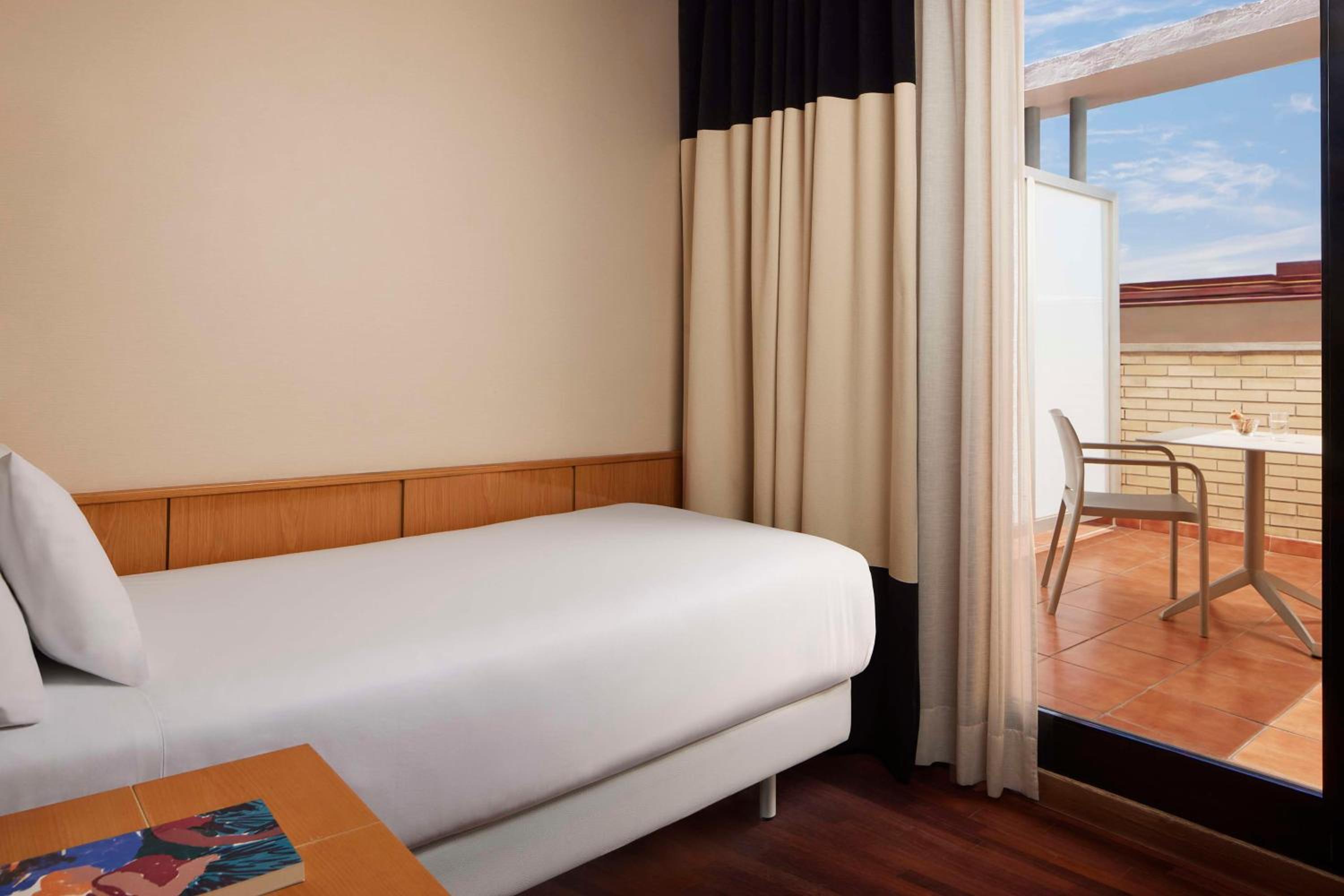 Standard Single Room - Photo 1
