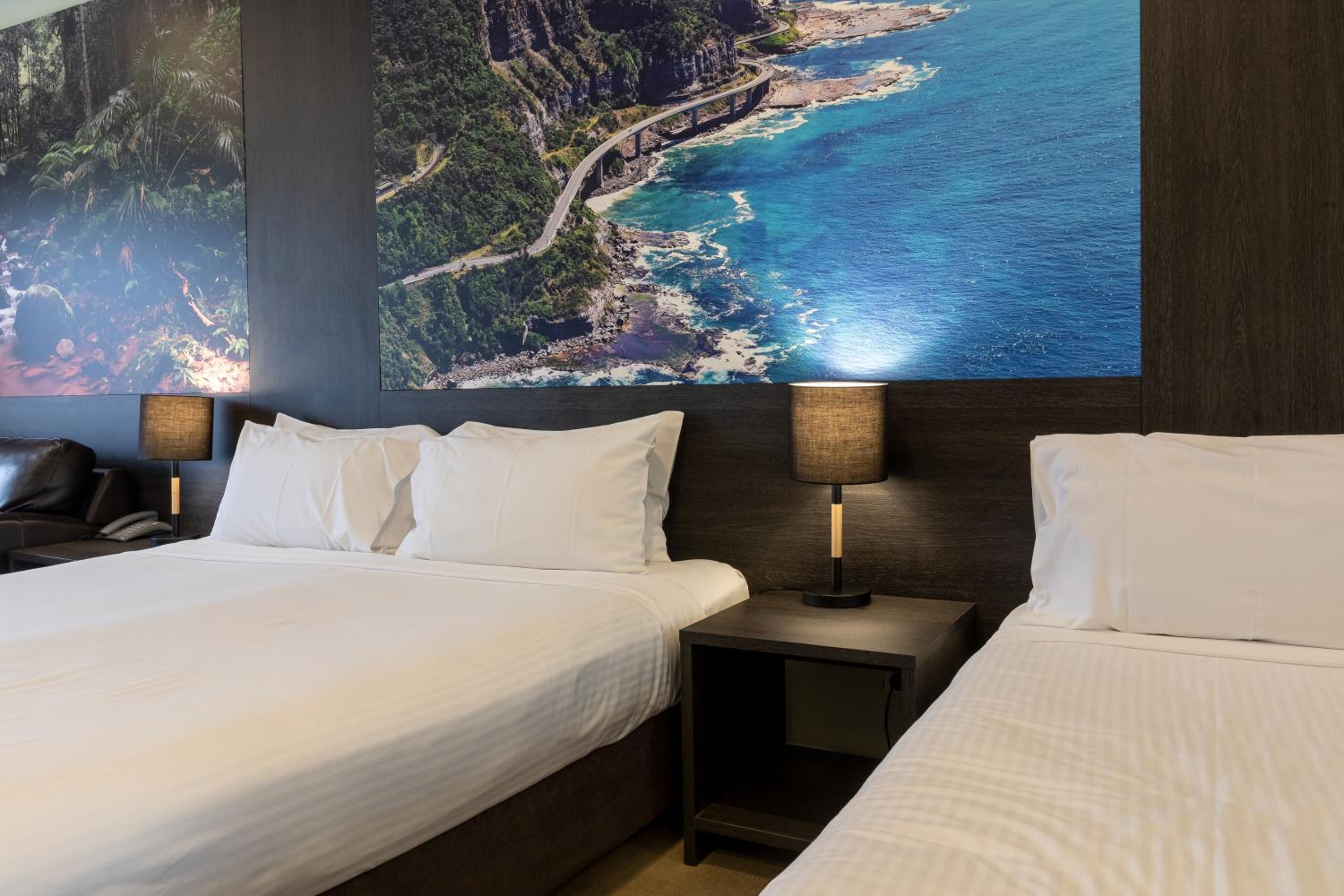 Standard Room with One King and One Single Bed - Photo 2
