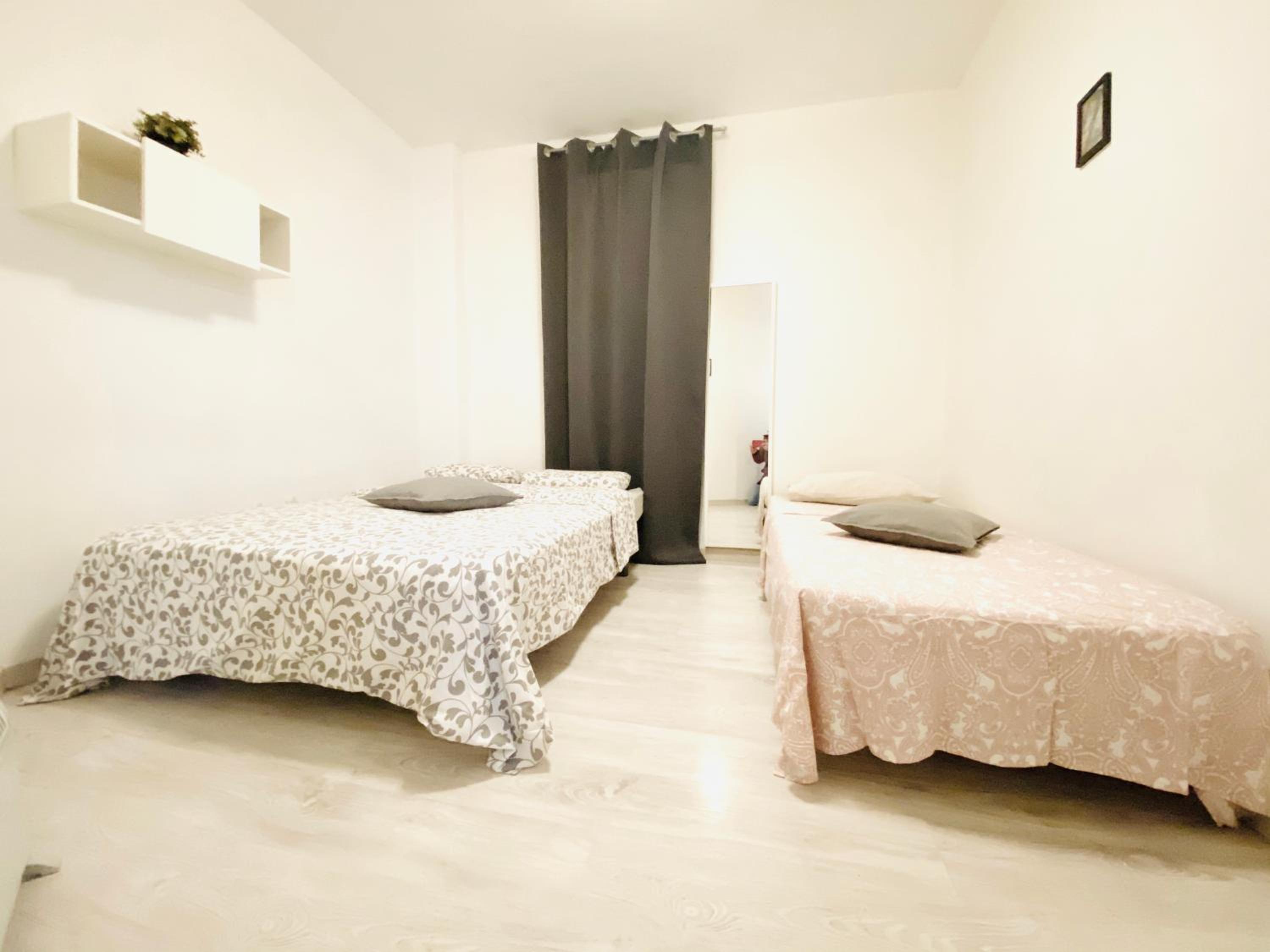 One-Bedroom Apartment photo 2
