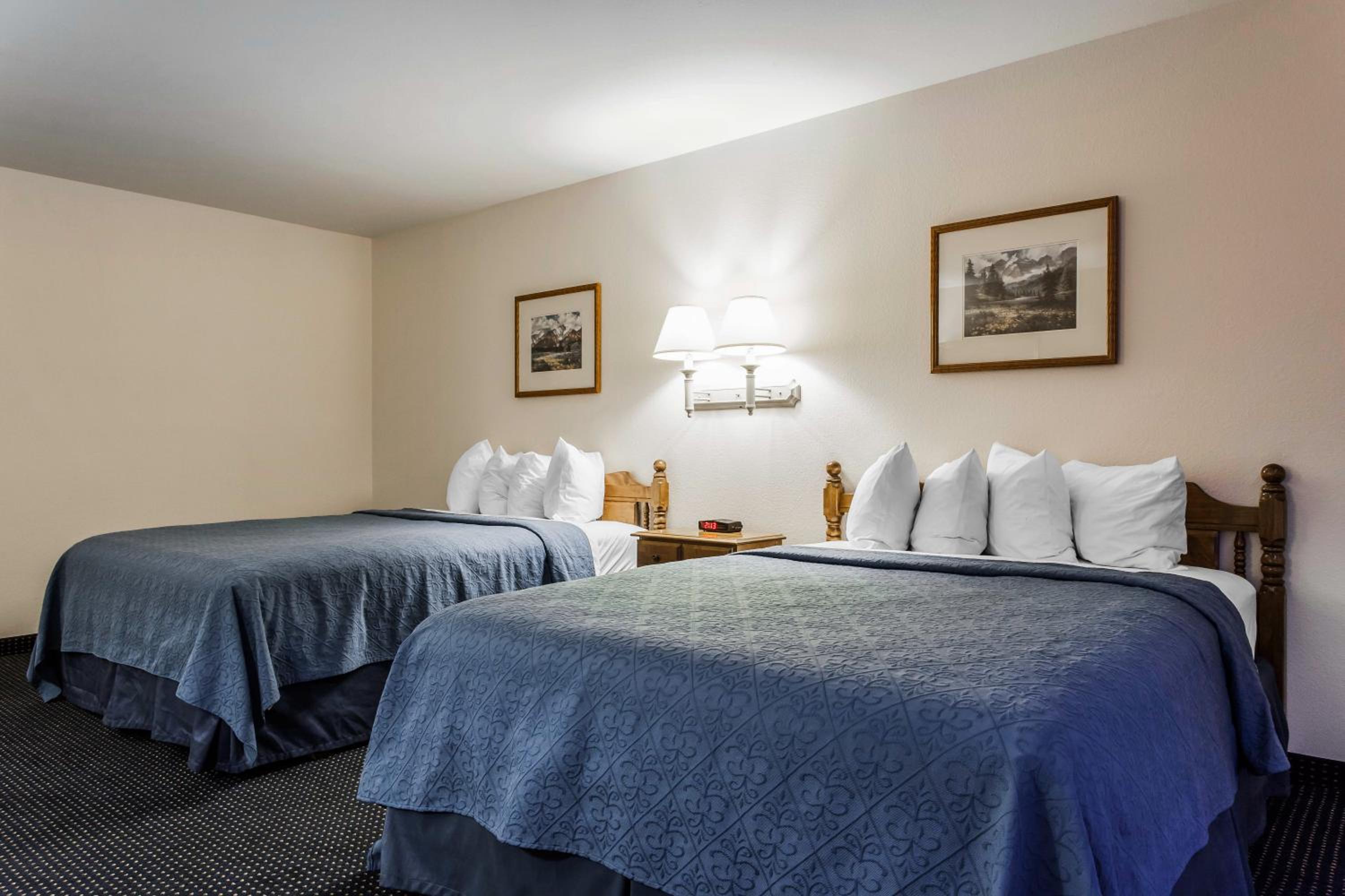 Queen Room with Two Queen Beds - Non-Smoking