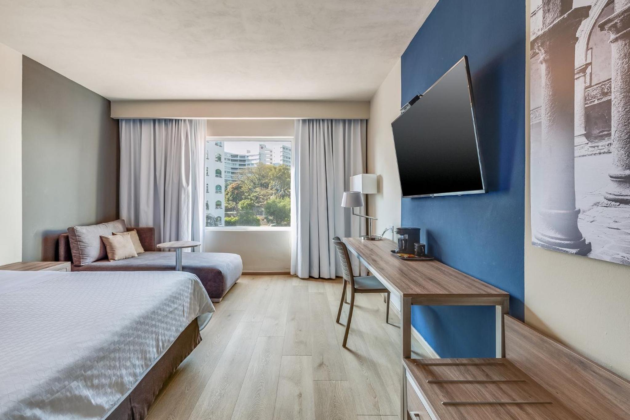 Executive Room, 1 King - Photo 1