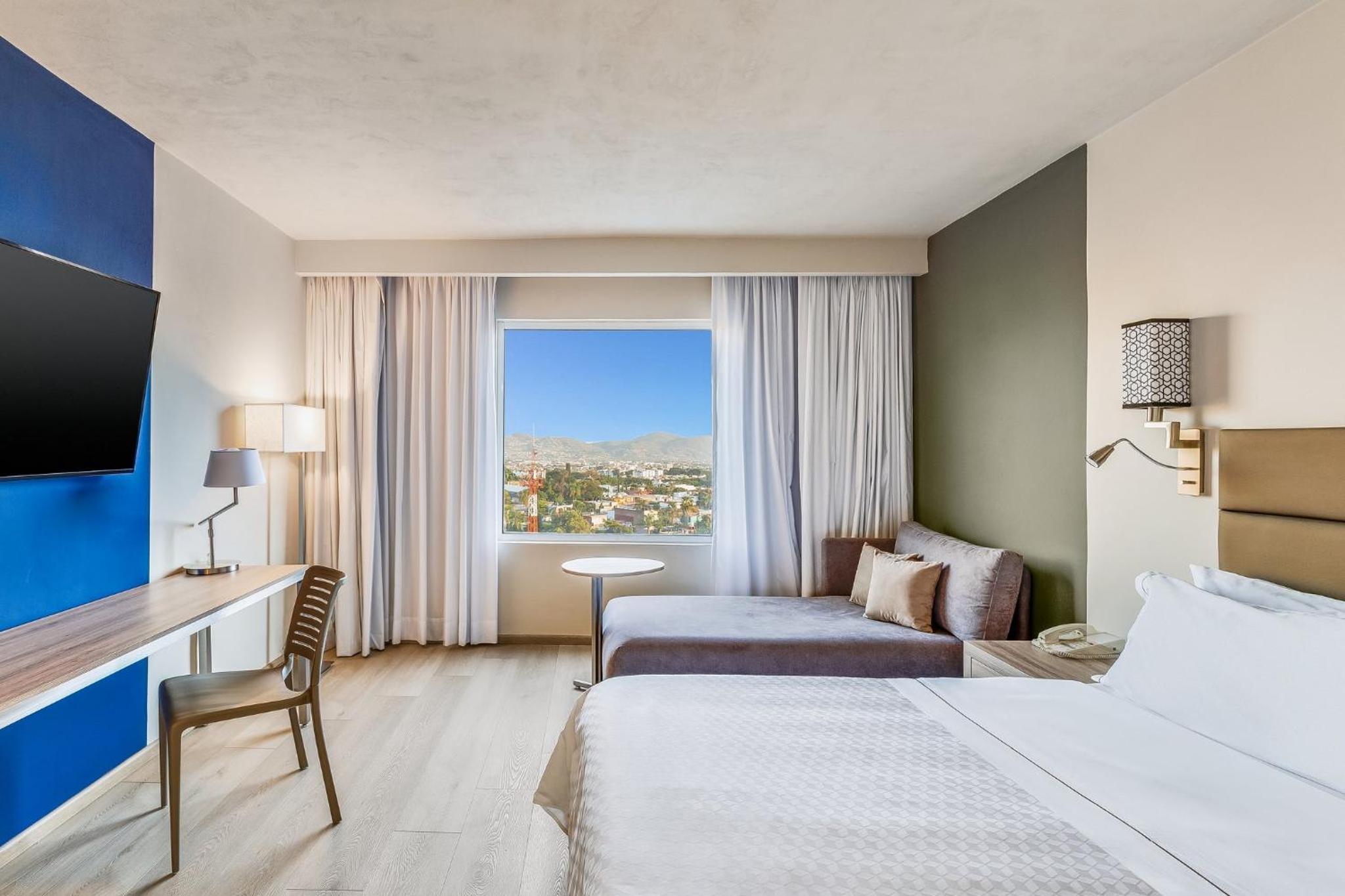 Deluxe King Room with Pool View - Photo 1