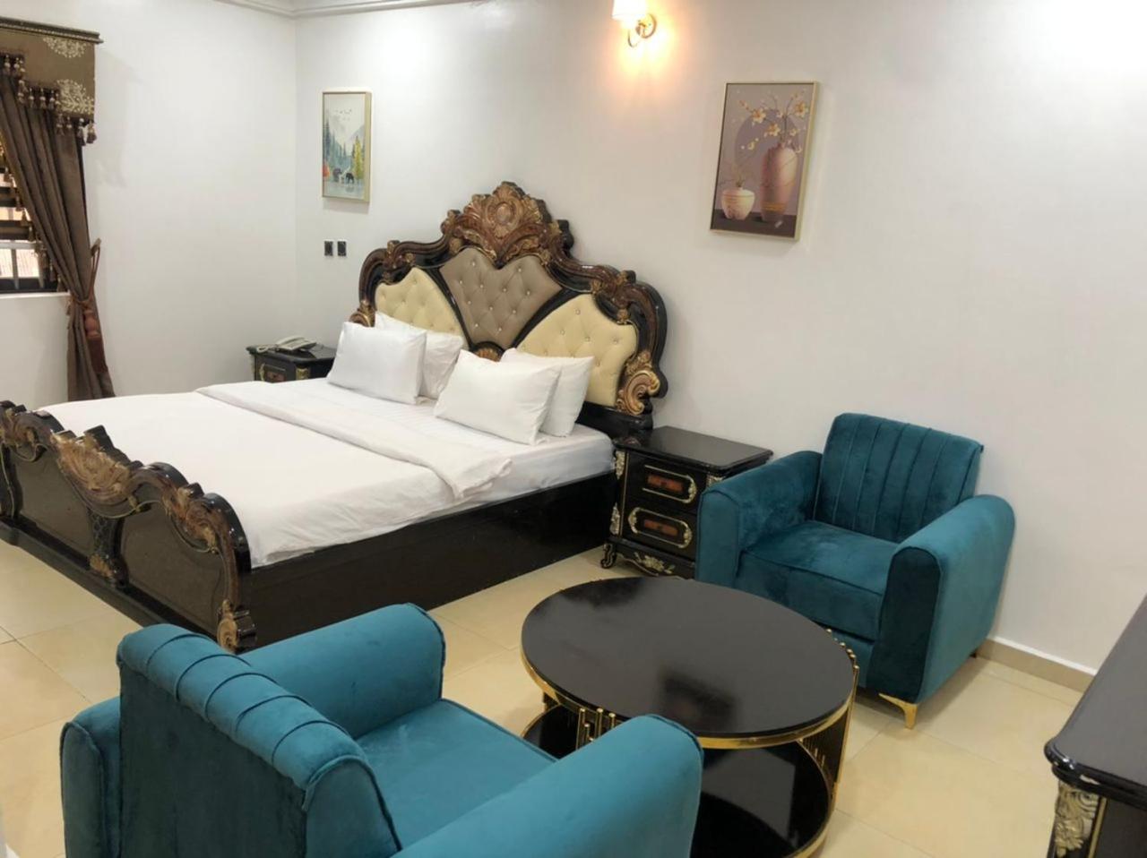 Deluxe Suite photo 2