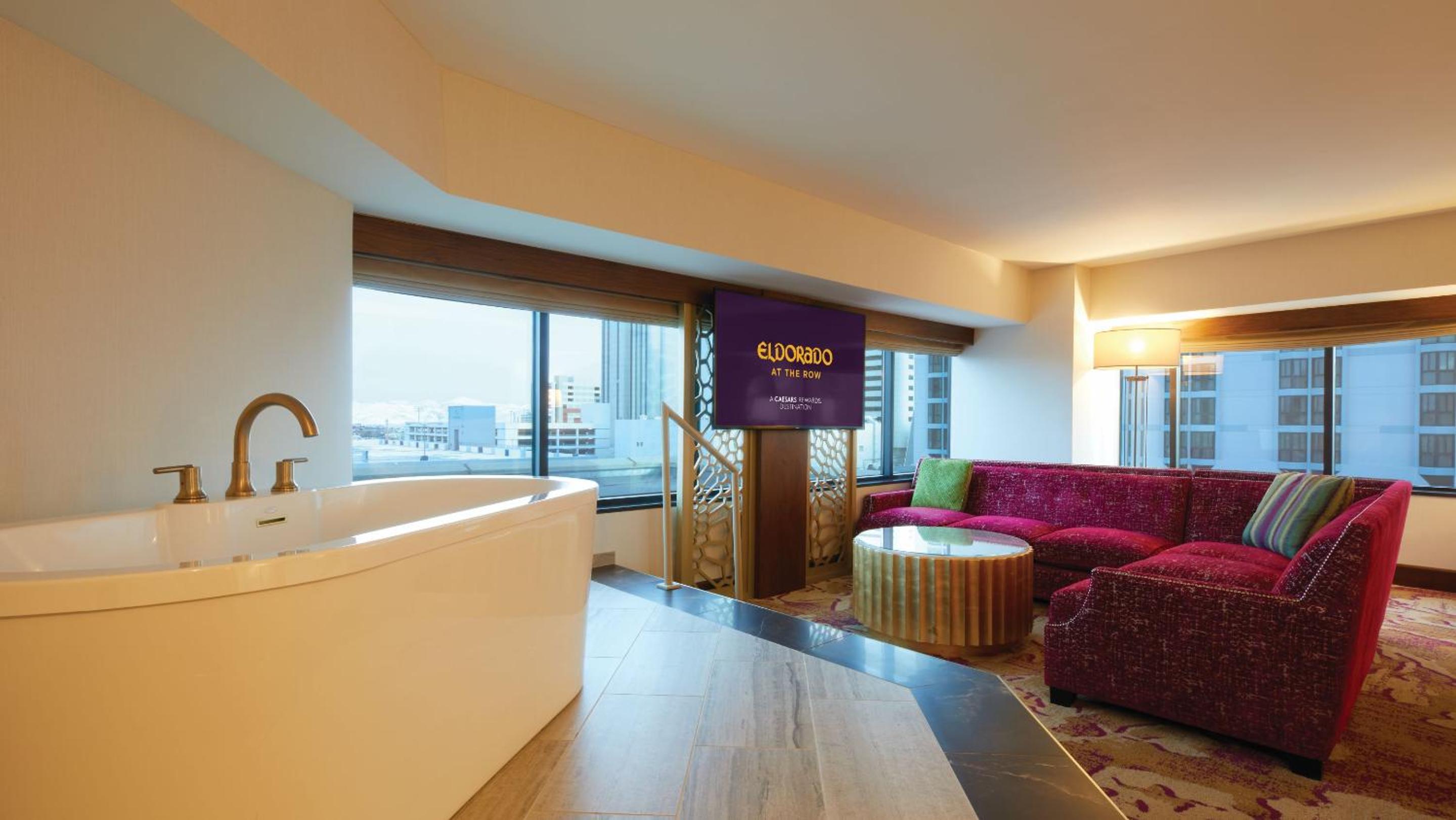 CORNER SPA SUITE 1 KING NON-SMOKING photo 2