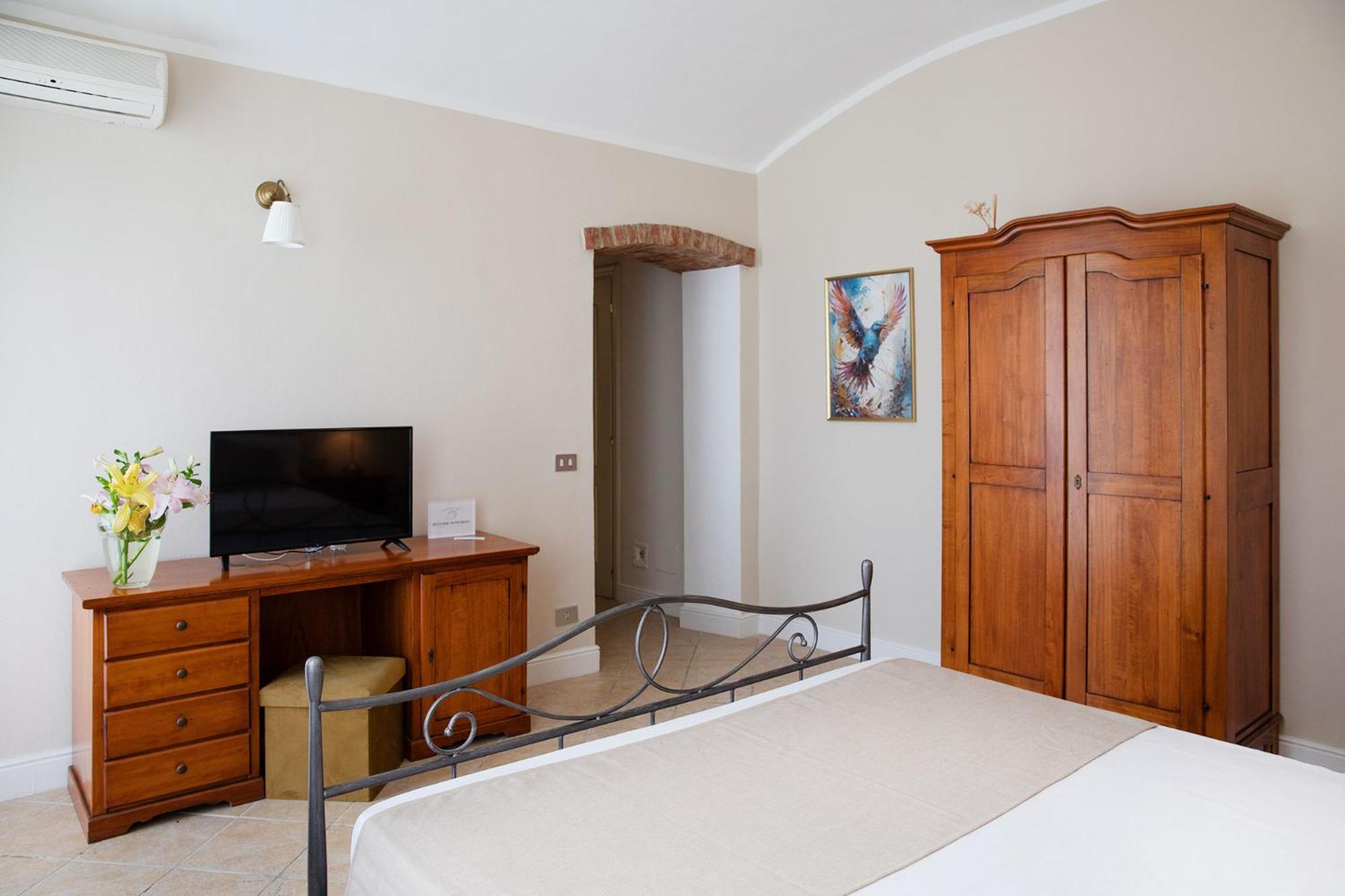 Double Room with Balcony photo 2