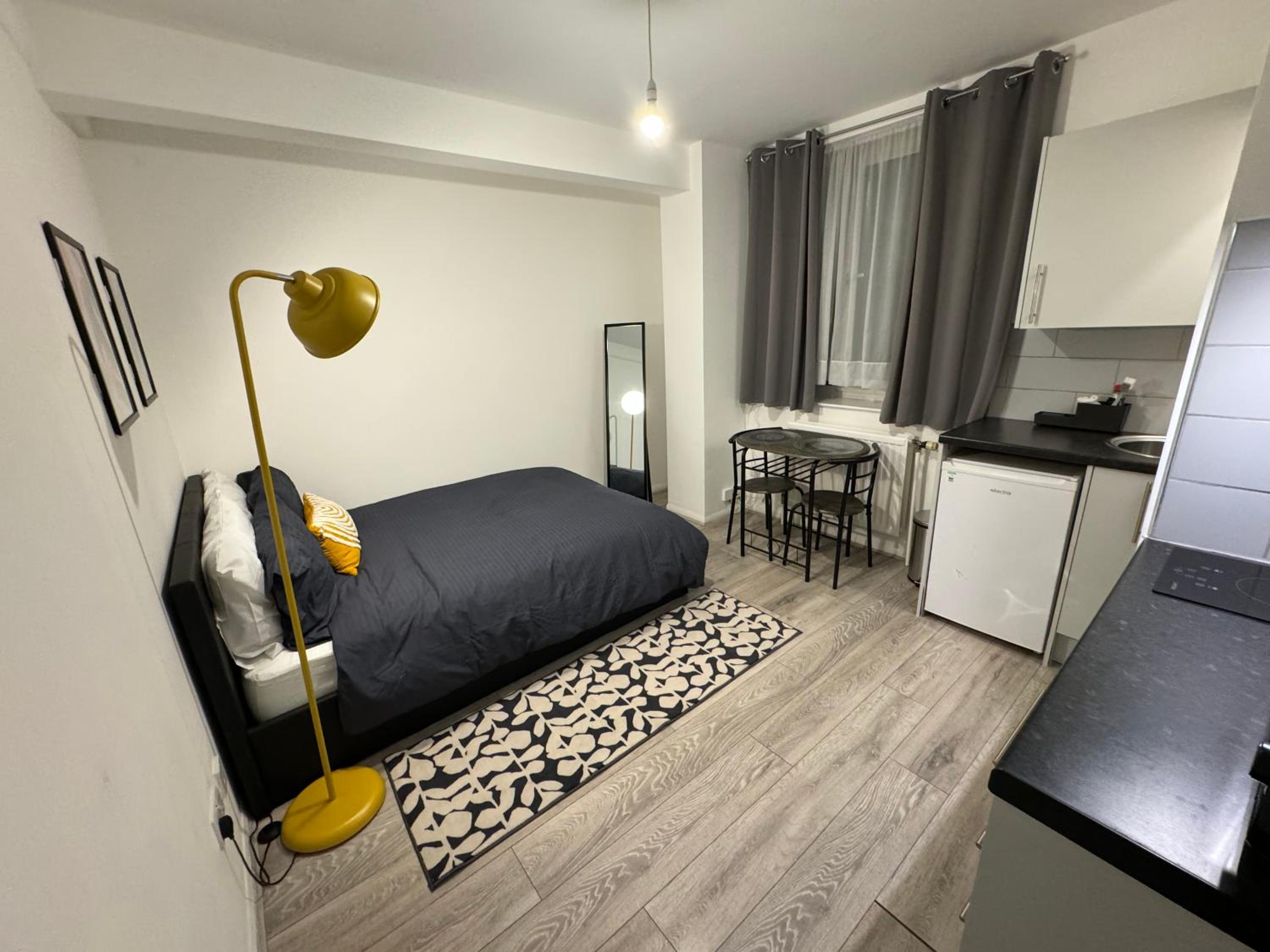 One-Bedroom Apartment photo 3