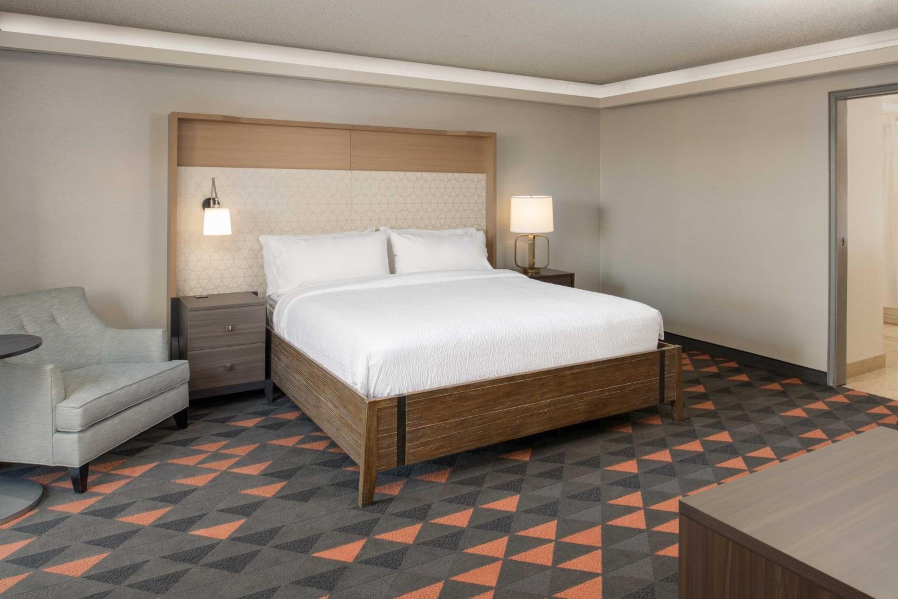 One-Bedroom Suite with Courtyard View