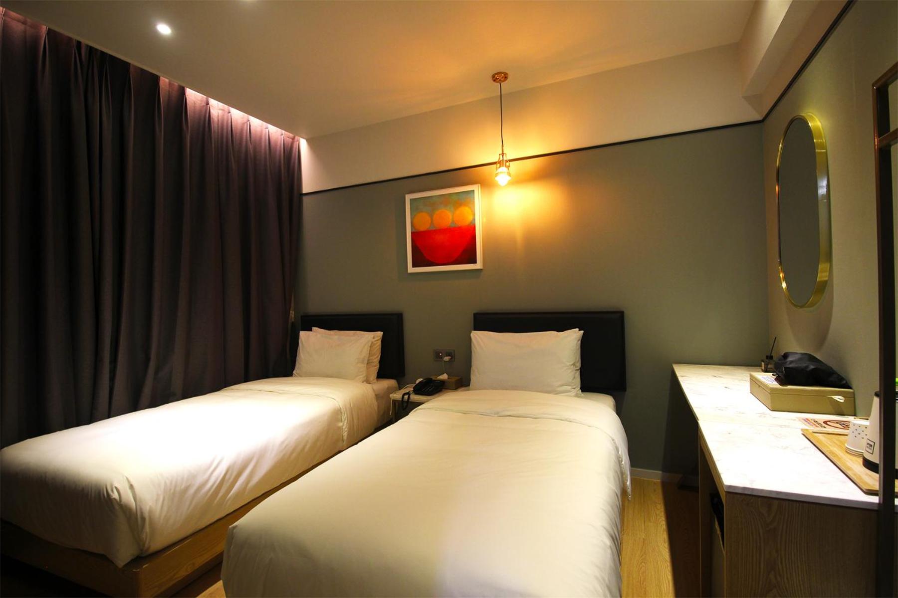 Deluxe Twin Room - Photo 2