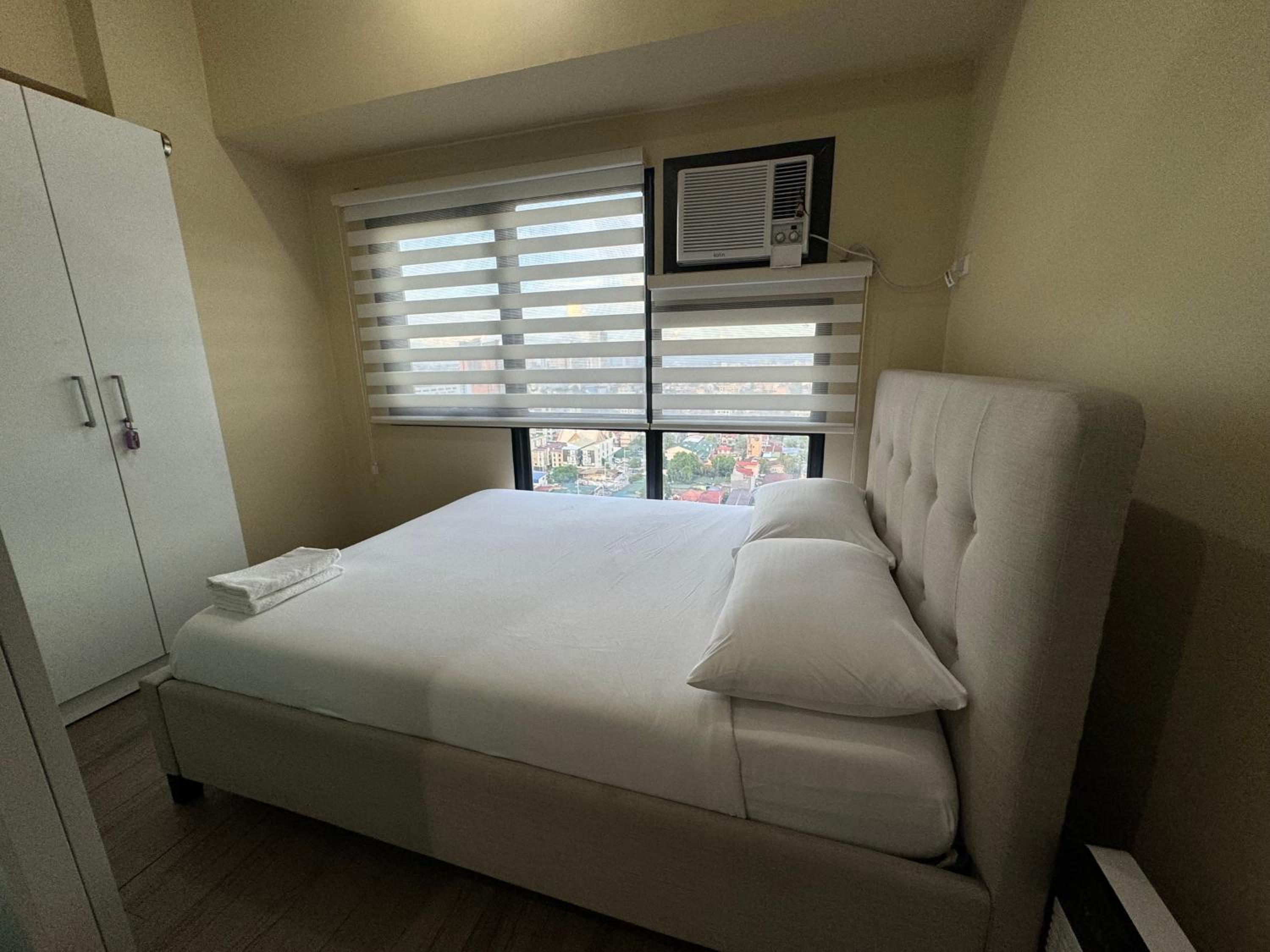 One-Bedroom Apartment - Photo 1