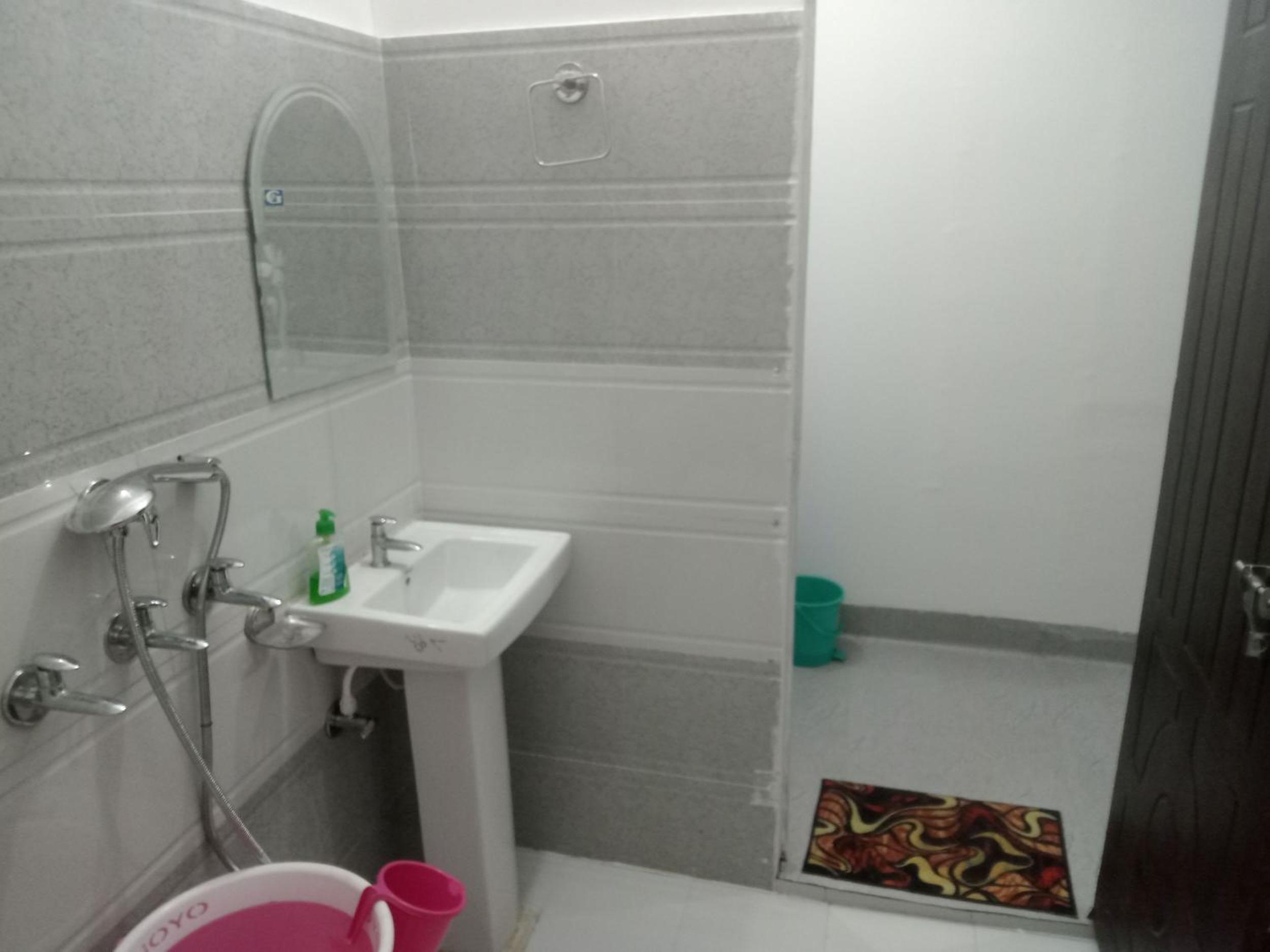Deluxe Double Room (2 Adults + 1 Child) photo 3
