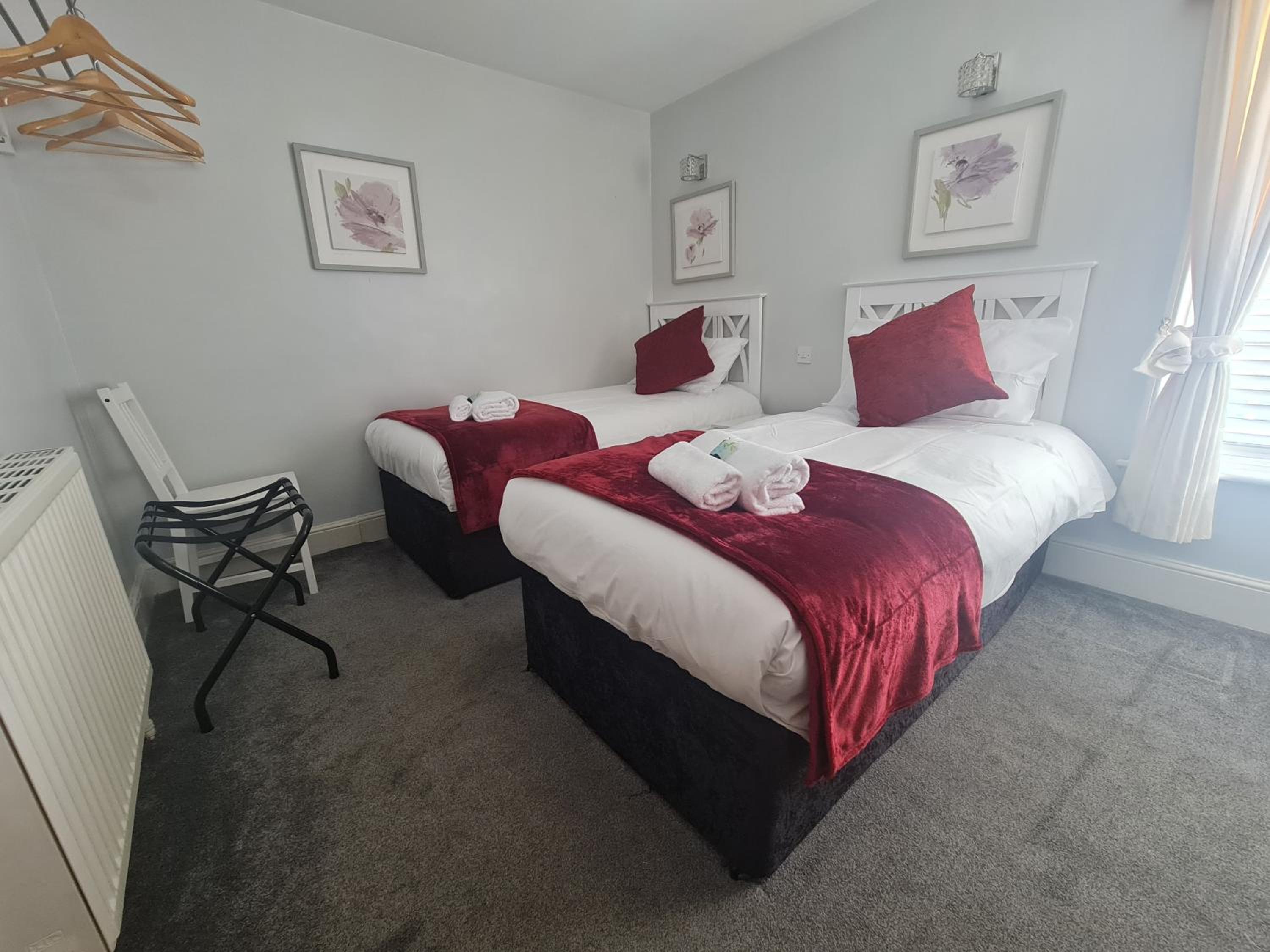  Room 5 - First Floor - En-suite Twin or Double Room photo 3