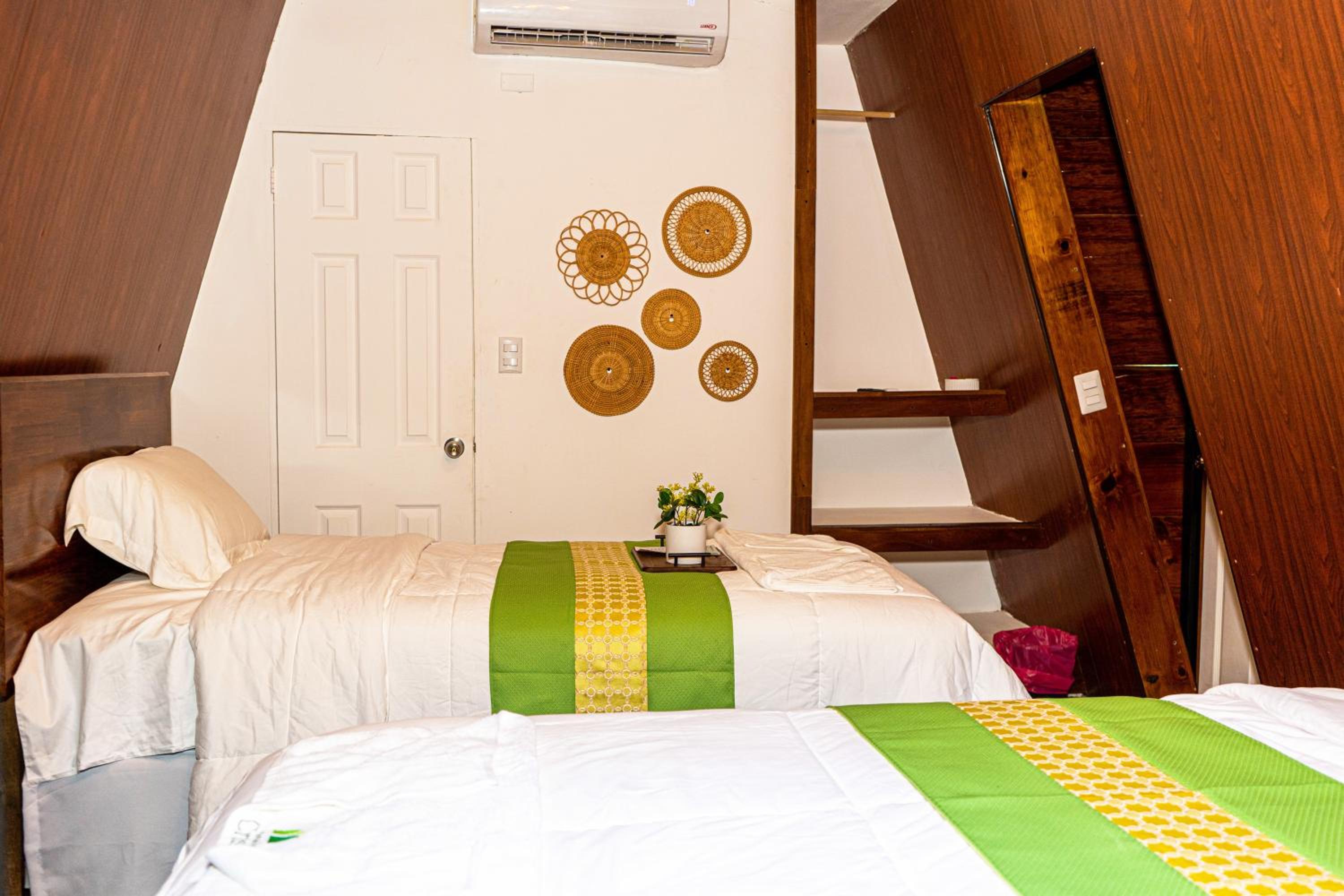 Economy Twin Room photo 2