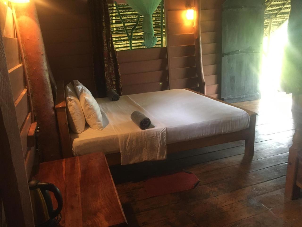 Deluxe Family Cabana with Lake View