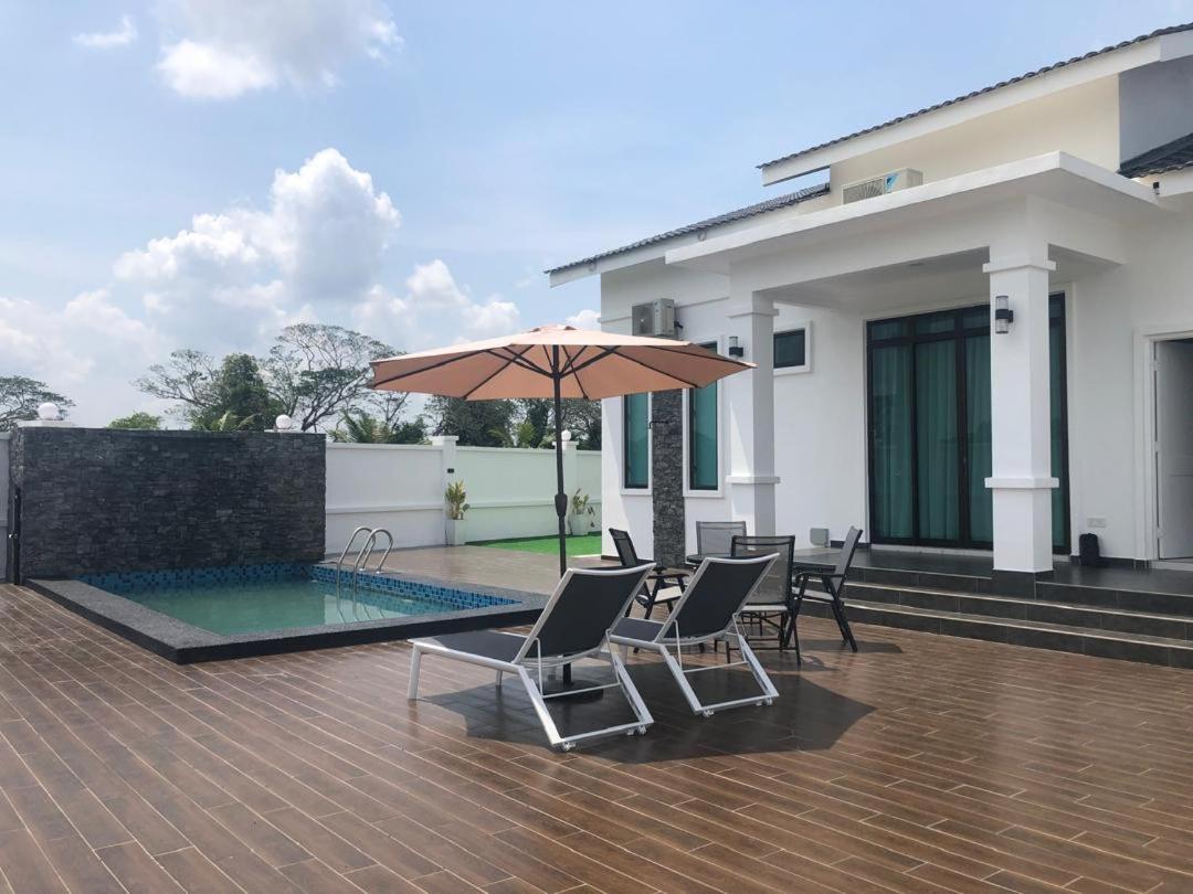 Three-Bedroom Villa photo 1