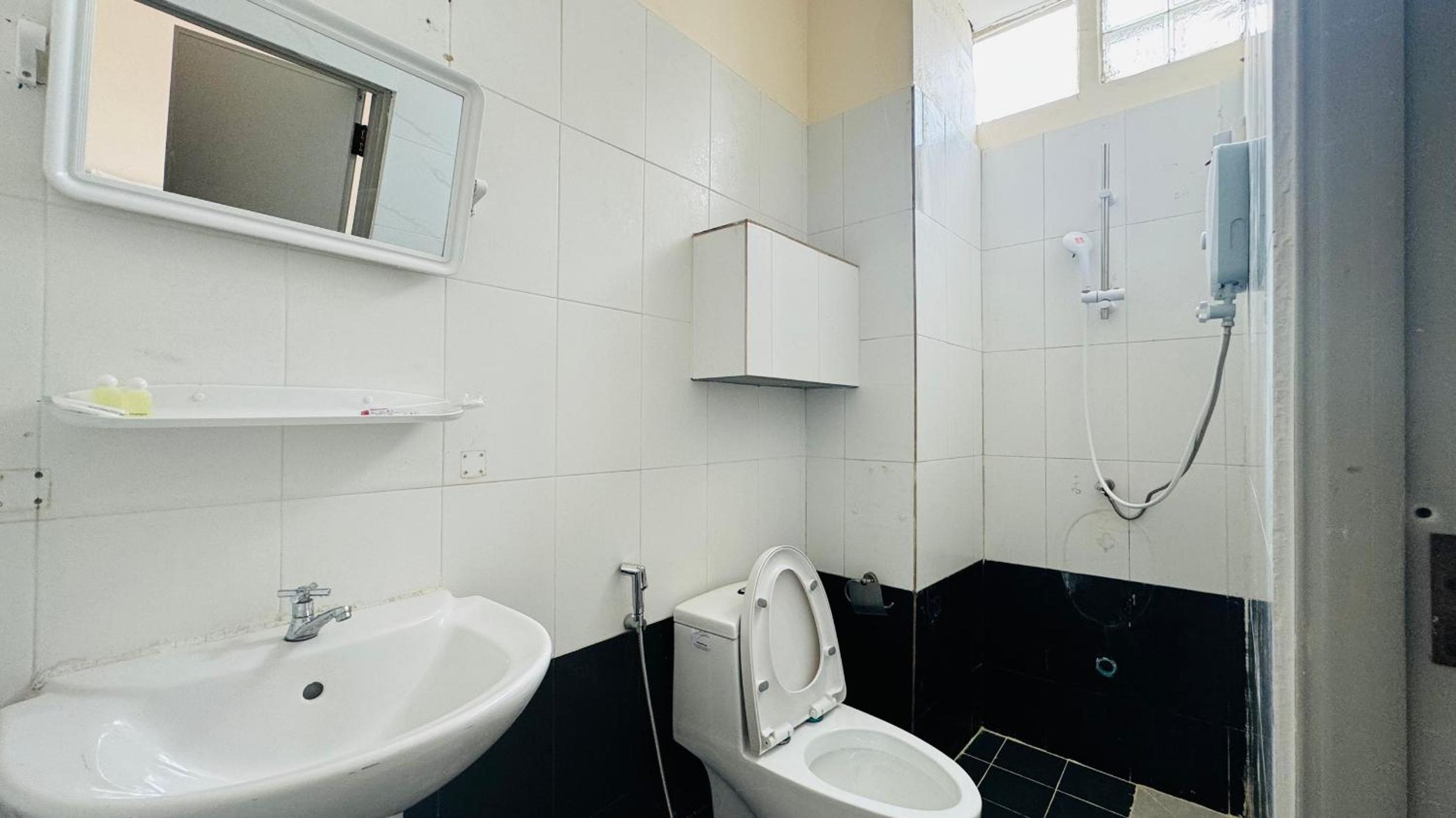 Double Room - Photo 10