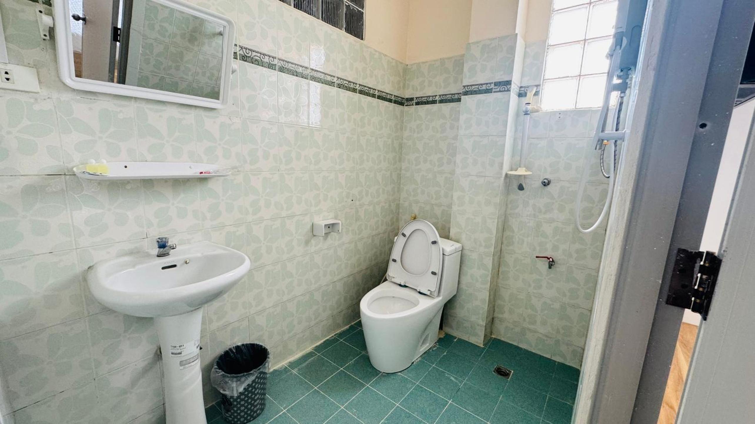 Double Room - Photo 9