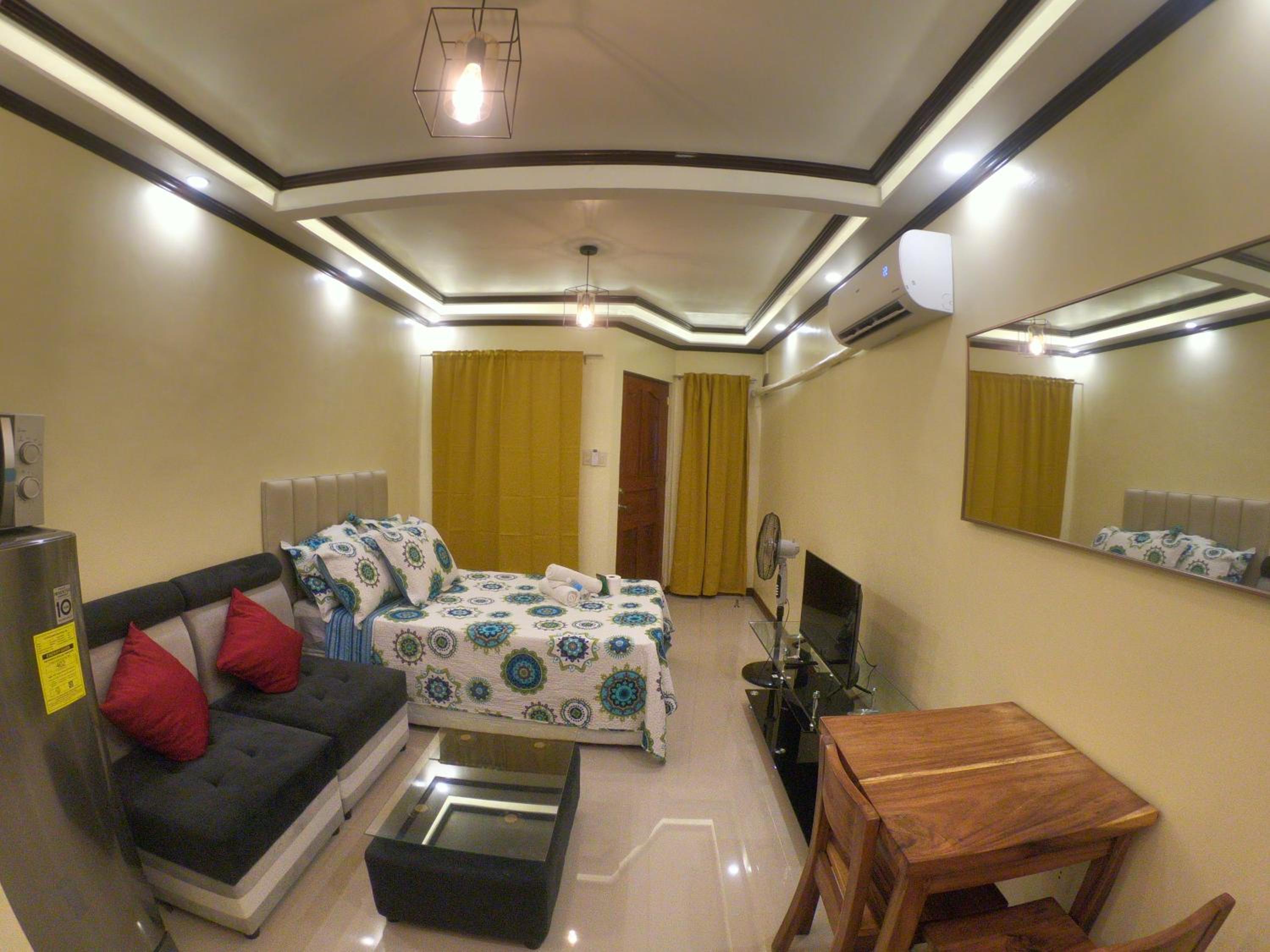 One-Bedroom Apartment - Non-Smoking photo 1