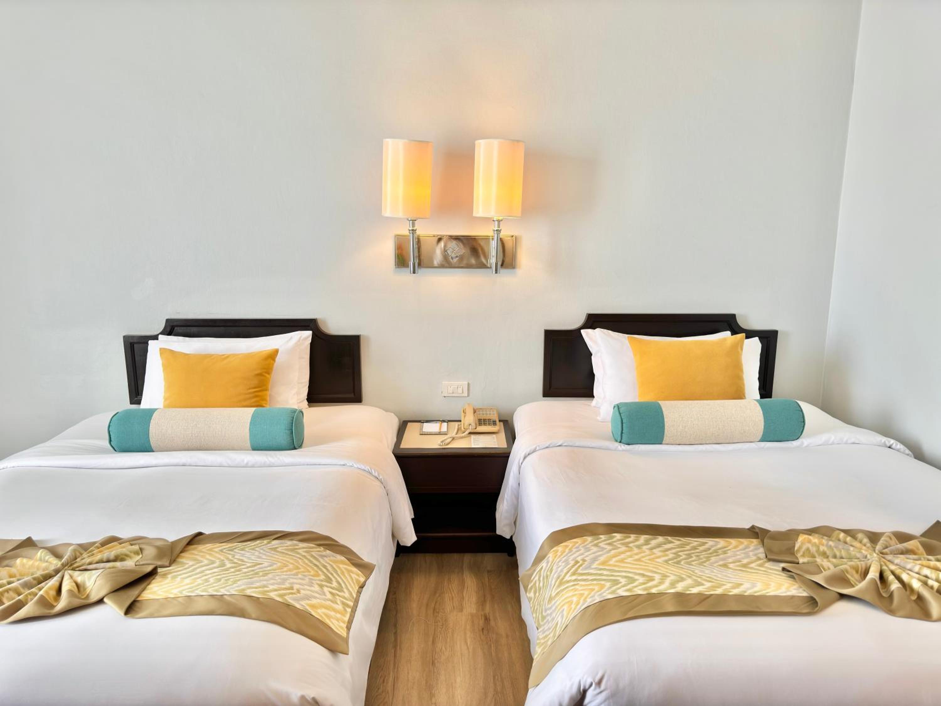 Deluxe Room - Photo 8