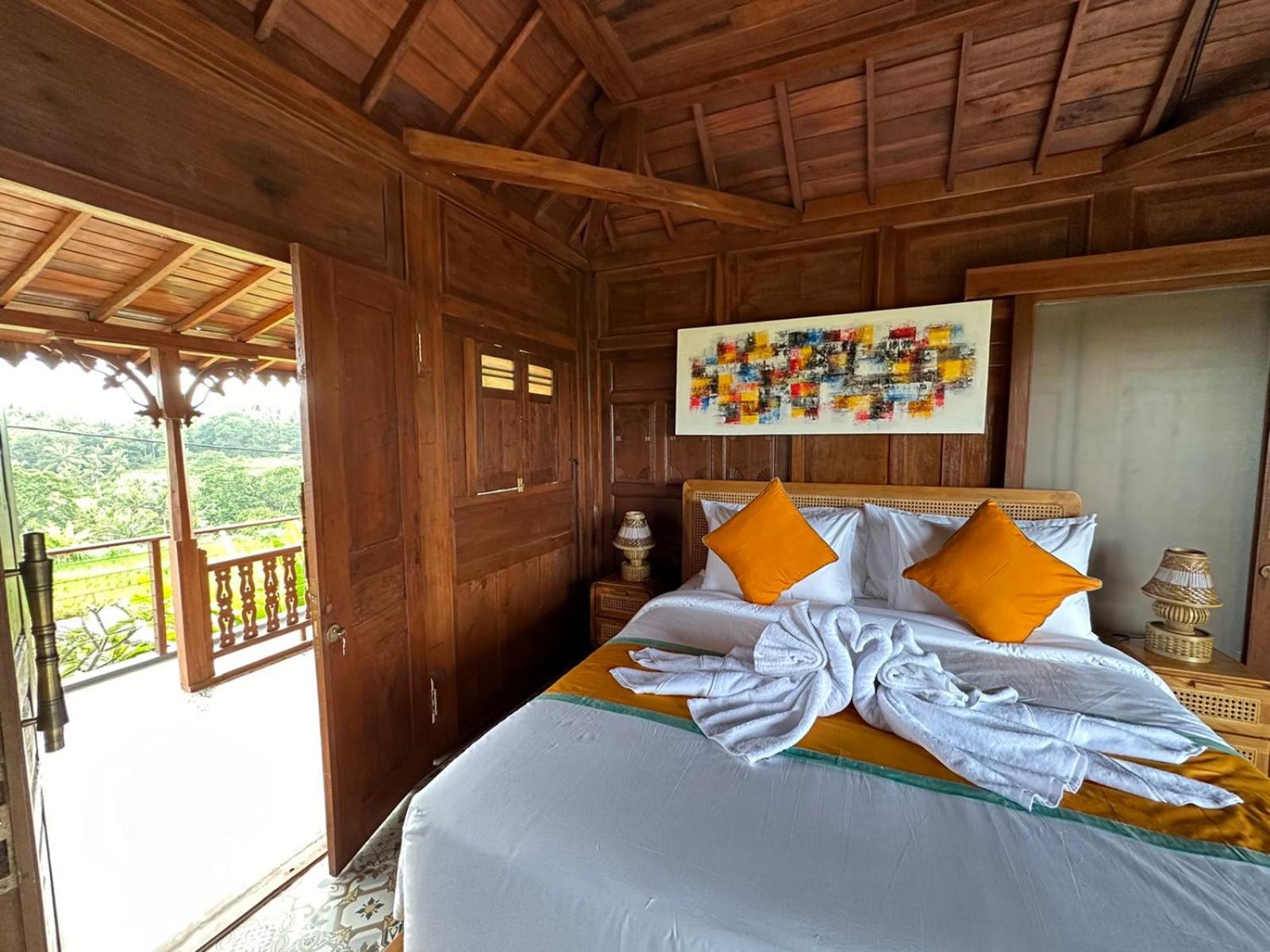 Three-Bedroom Villa photo 2